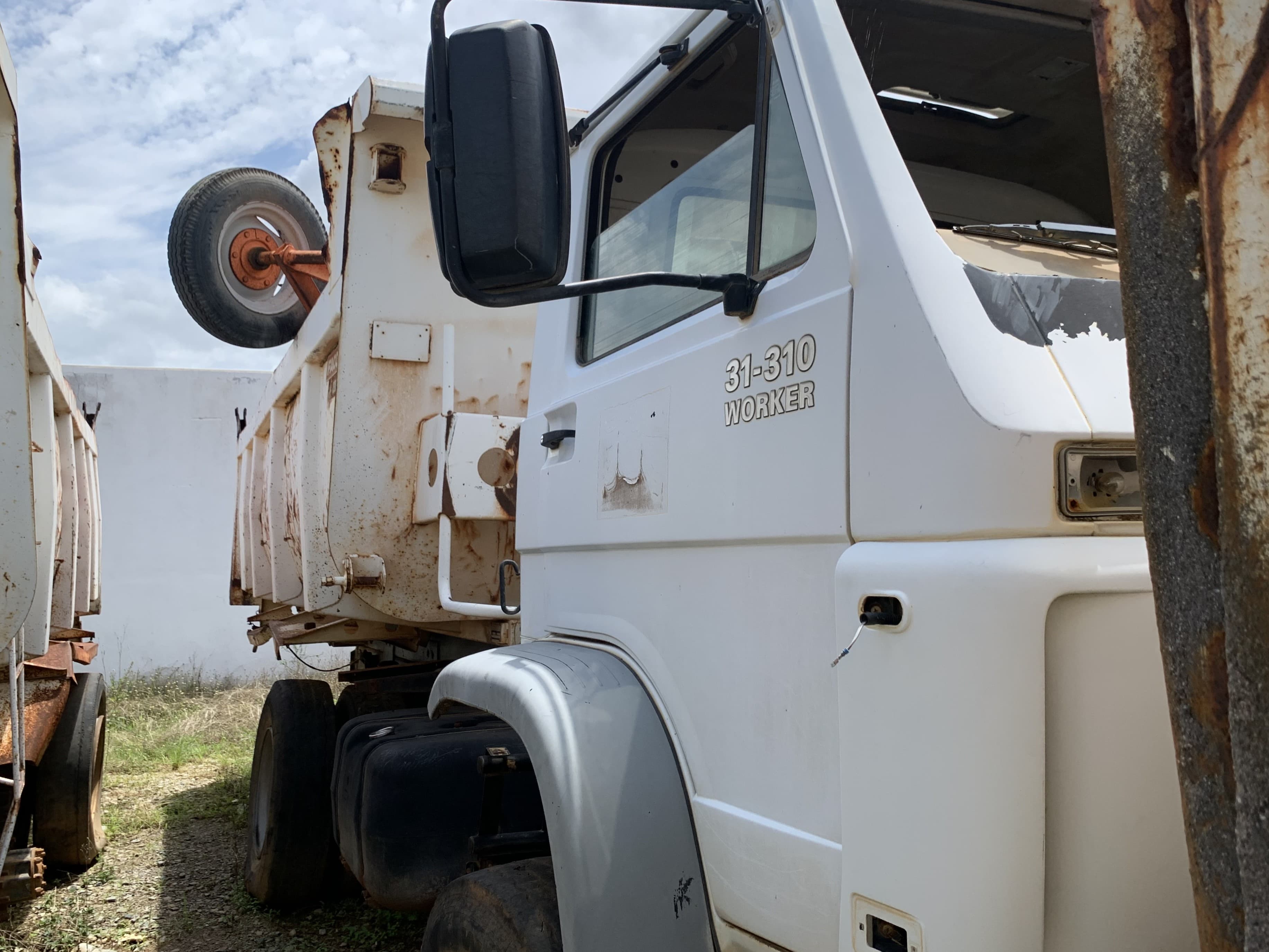 Camião Basculante VOLKSWAGEN Worker 31-310