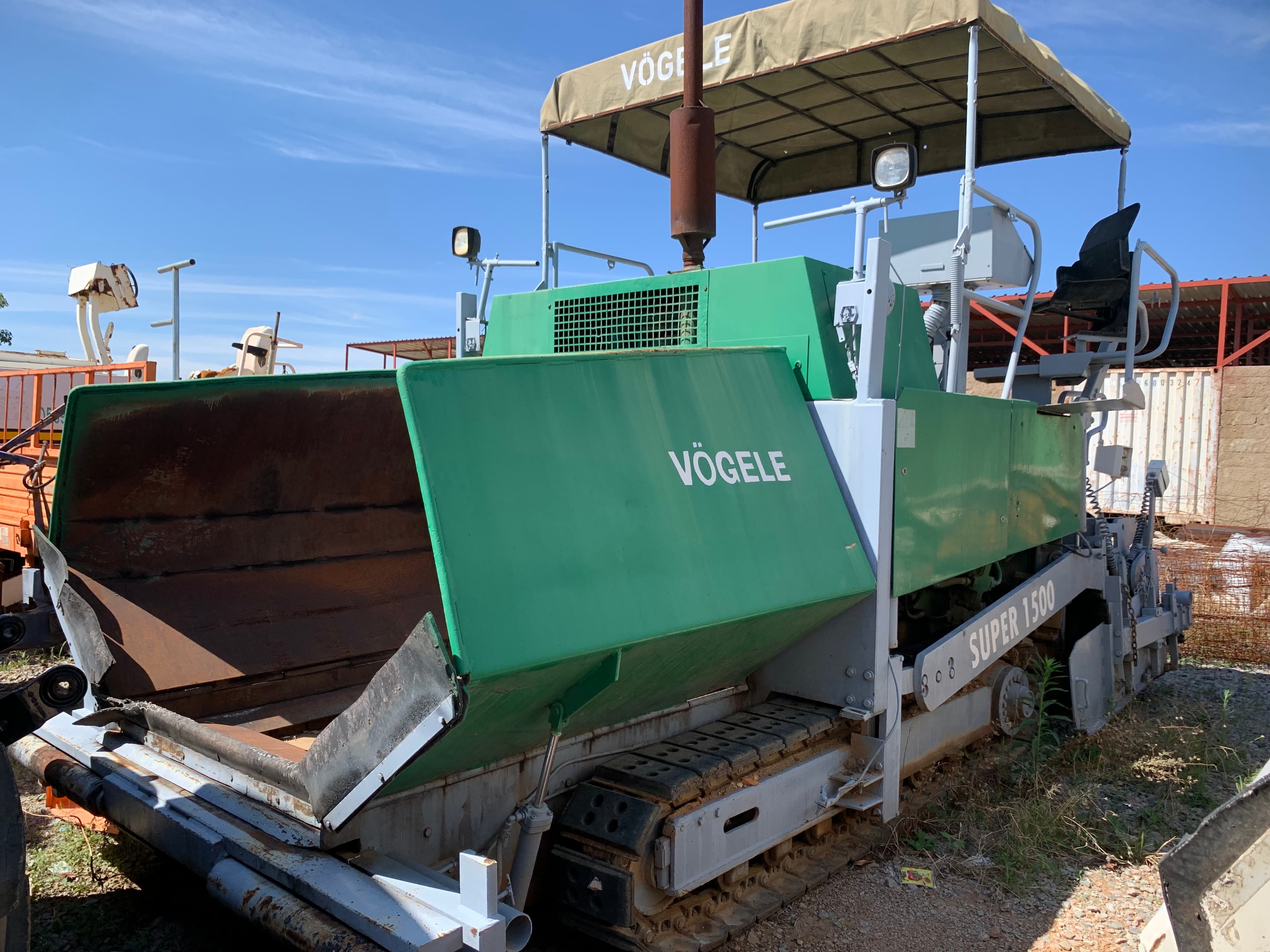Espalhadora de Asfalto VOGELE SUPER 1500