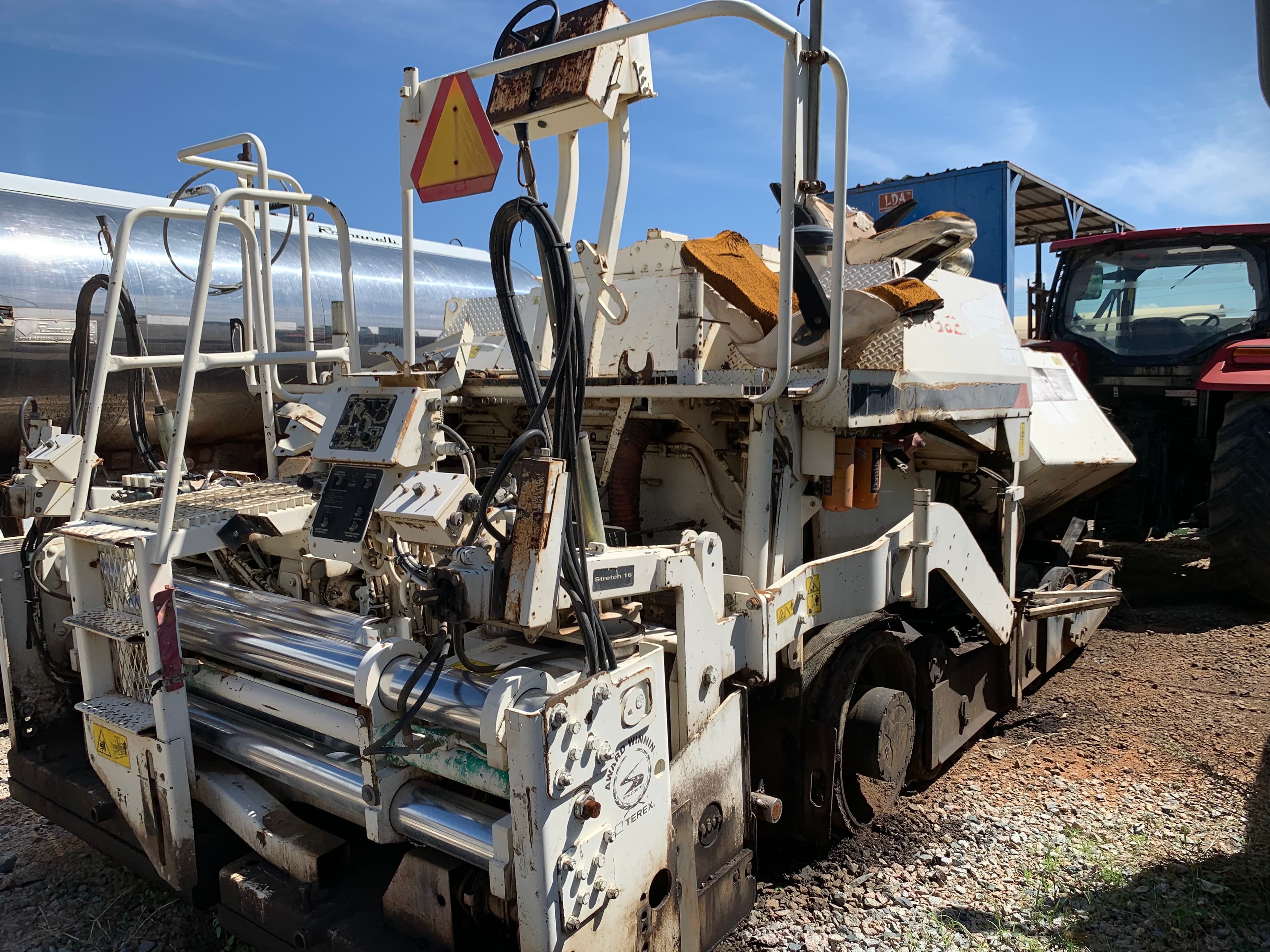 Espalhadora de Asfalto Terex CR462
