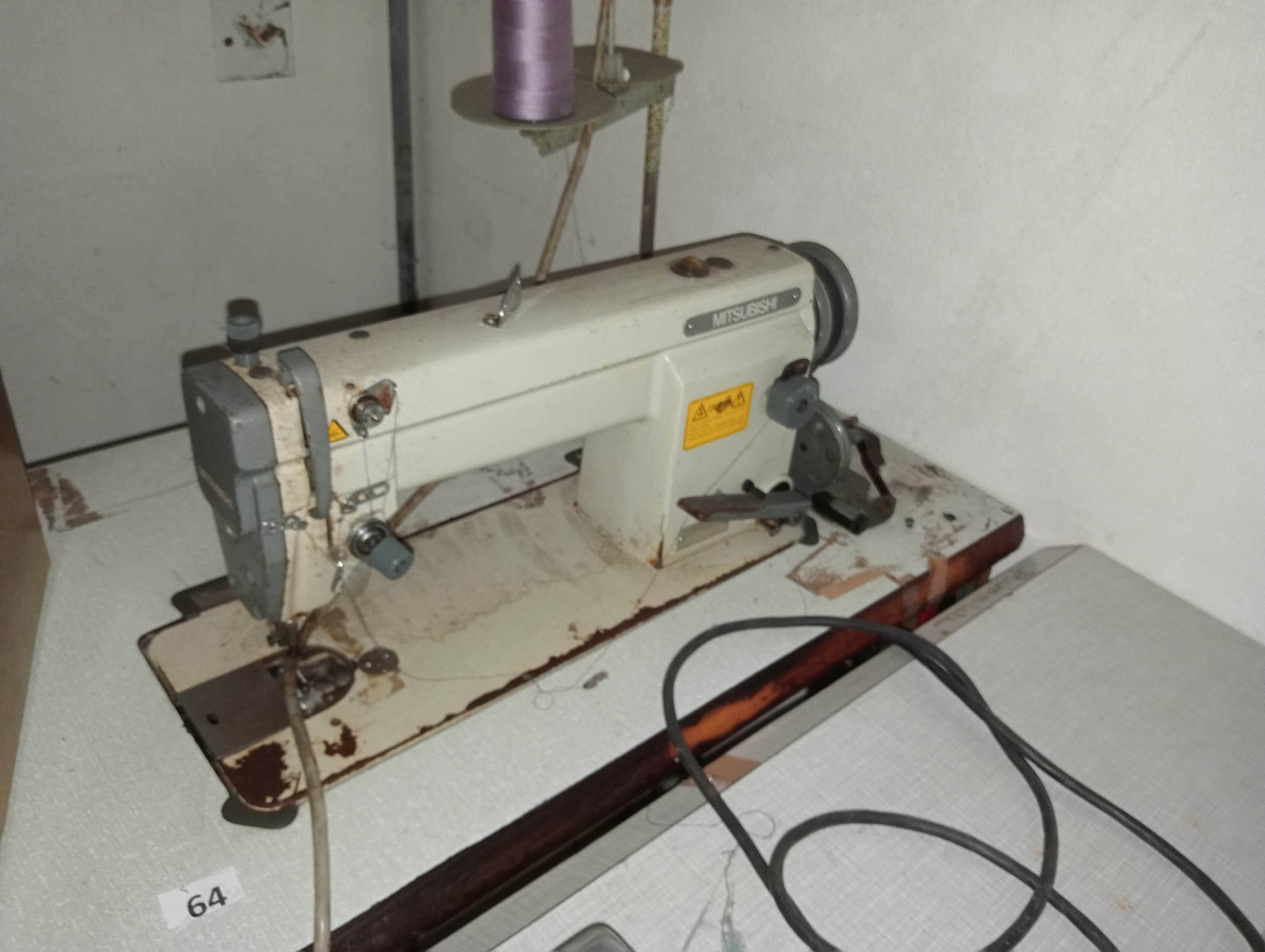 Máquina de ponto corrido