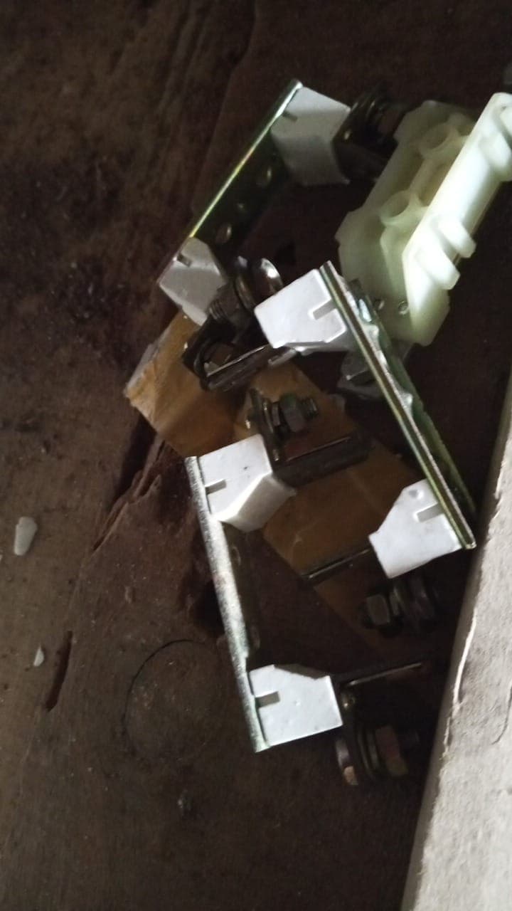 Bases de conectores elétricos