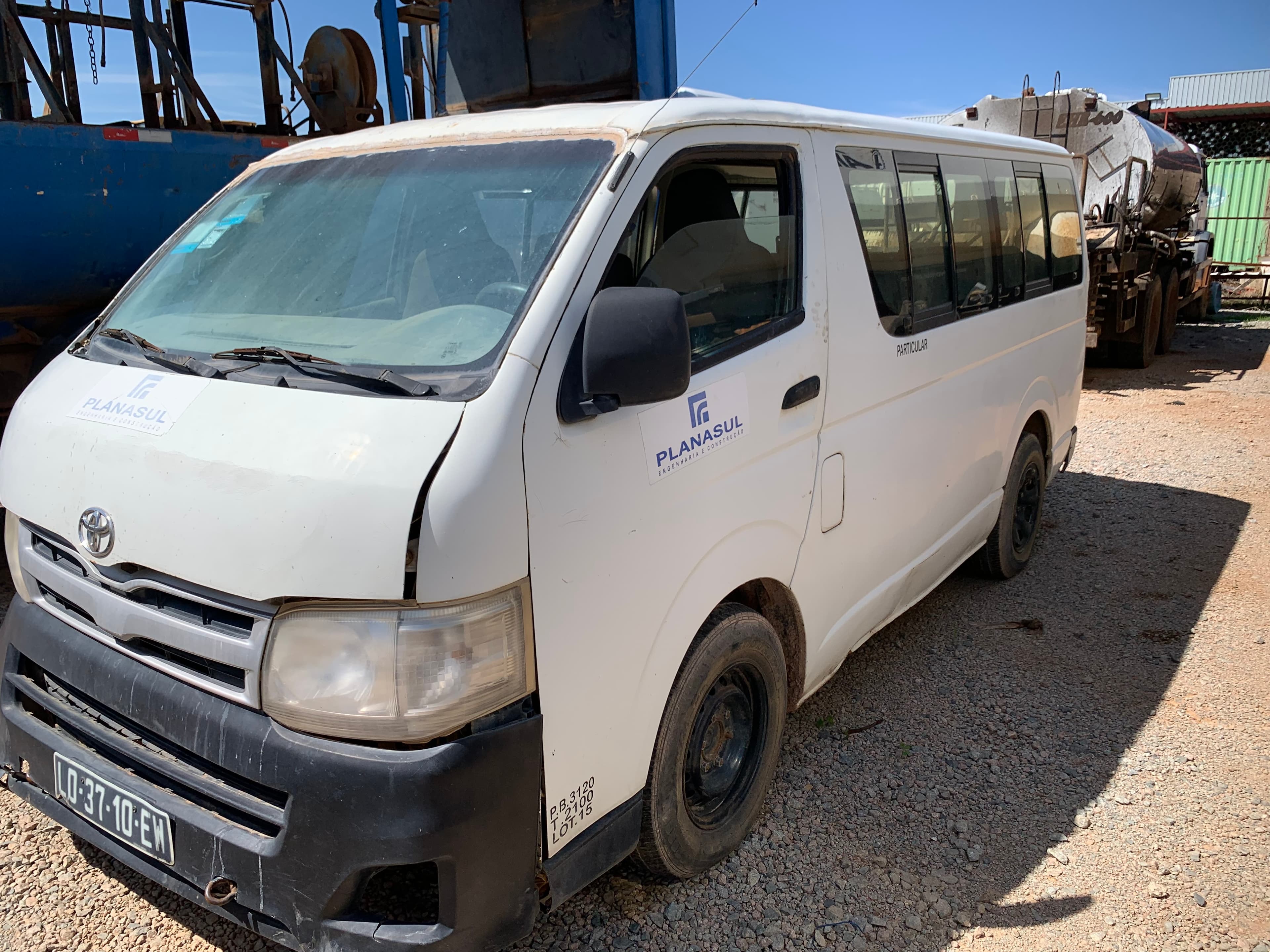 TOYOTA HIACE