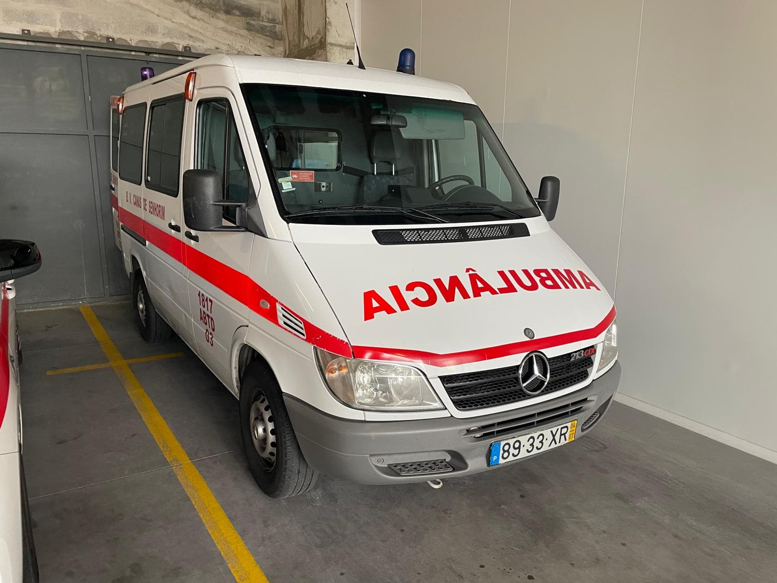 Mercedes-Benz 213 CDI · Ano 2004