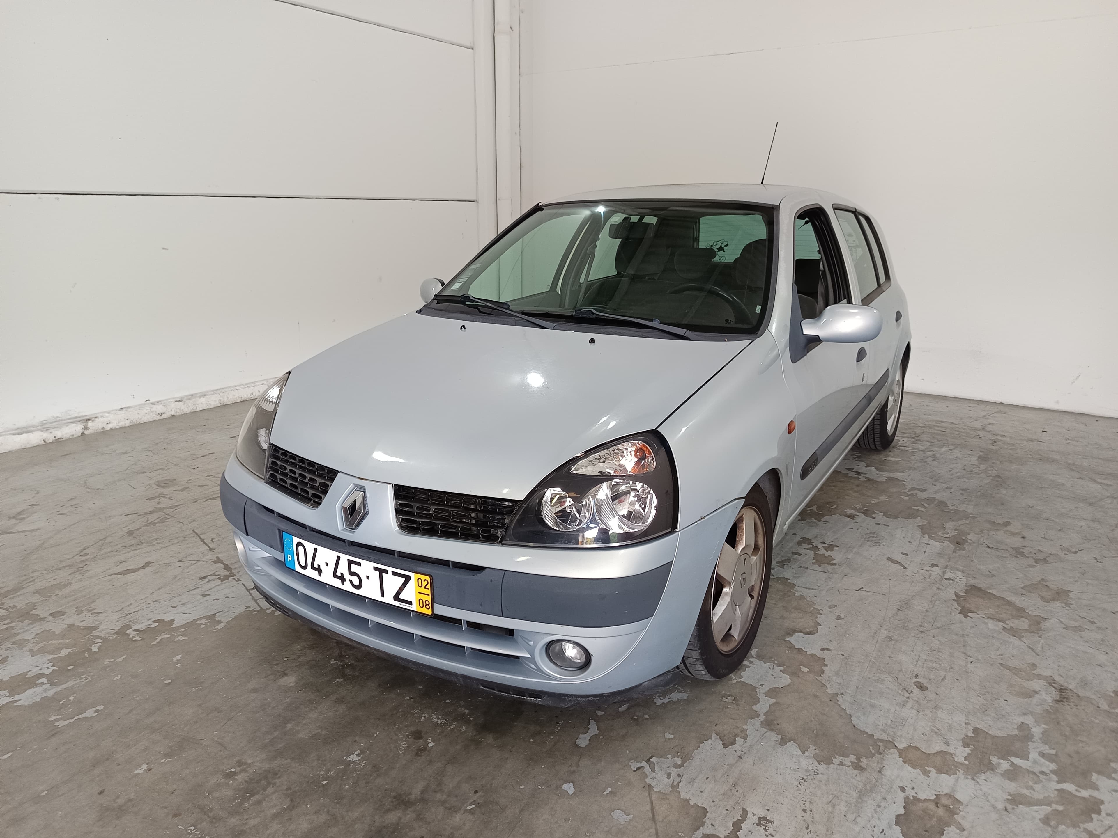 Renault Clio · Ano 2002