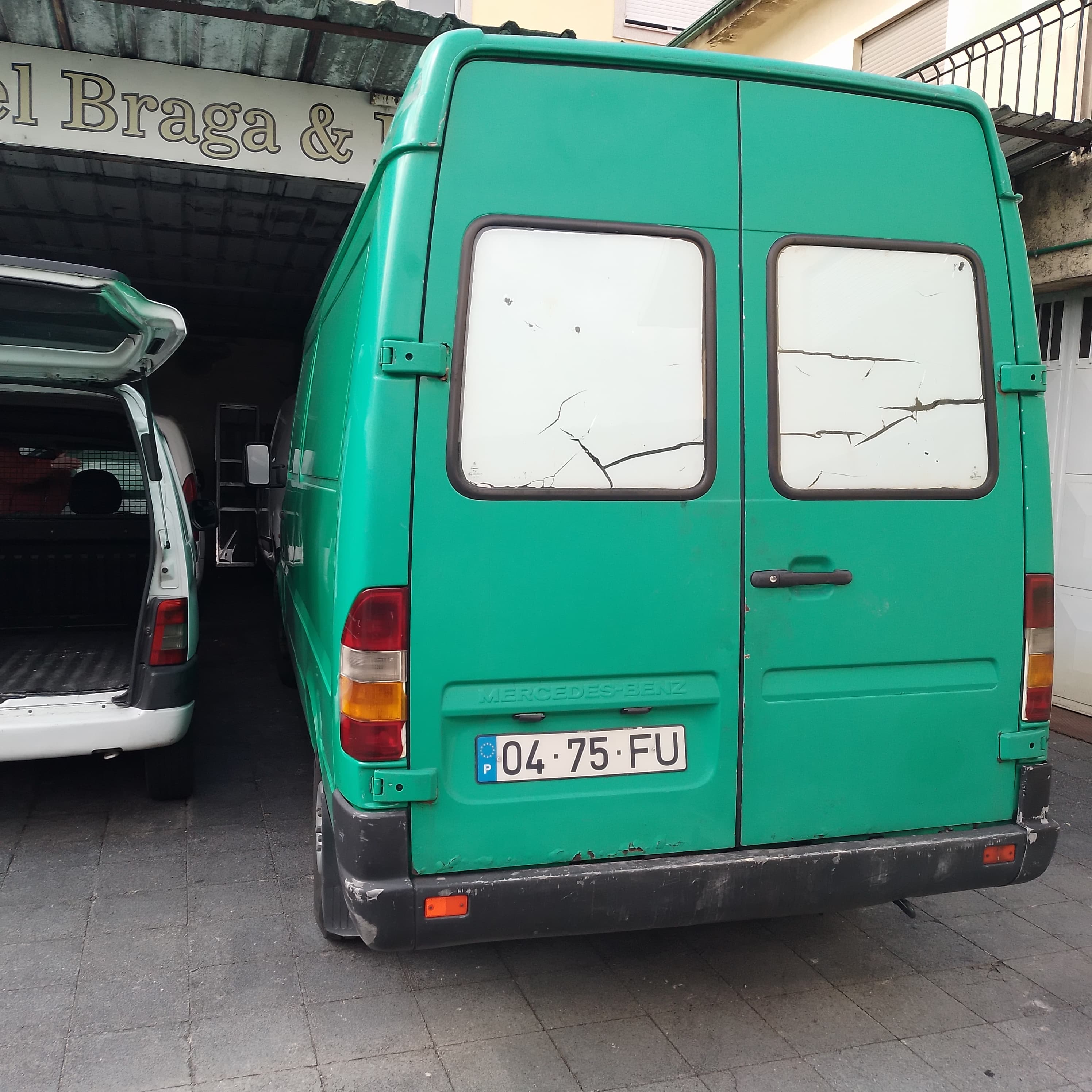 MERCEDES BENZ