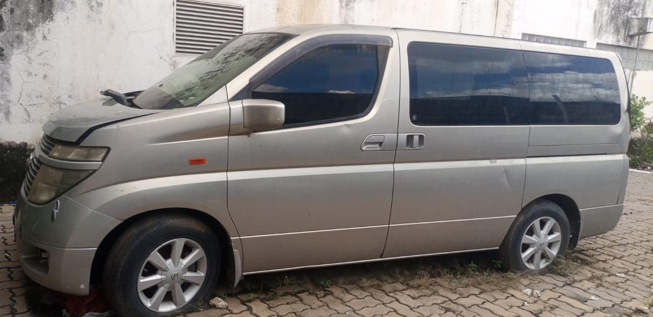 Viatura Nissan Serena