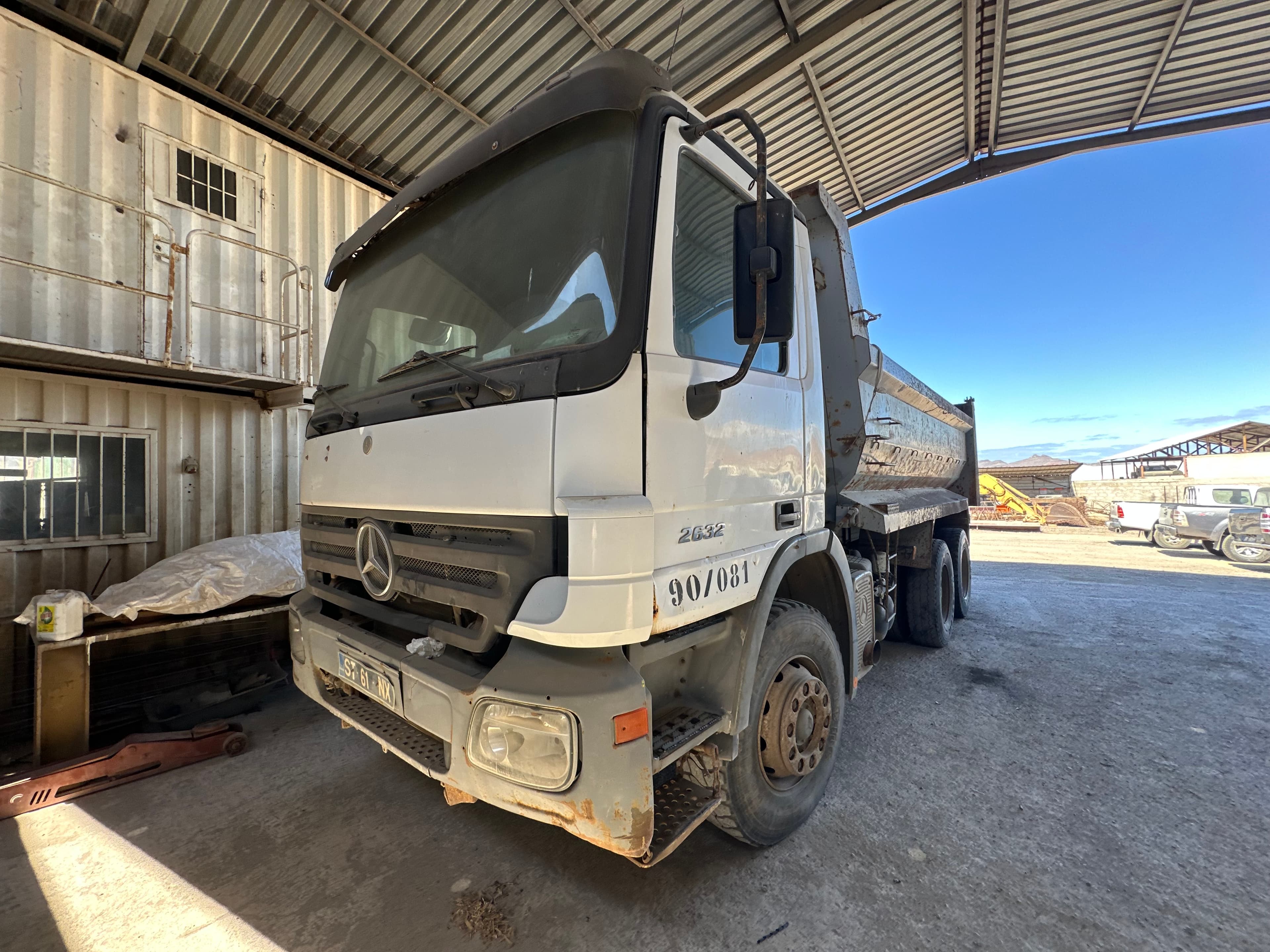 Camião Basculante MERCEDES ACTROS 2632K 6X4
