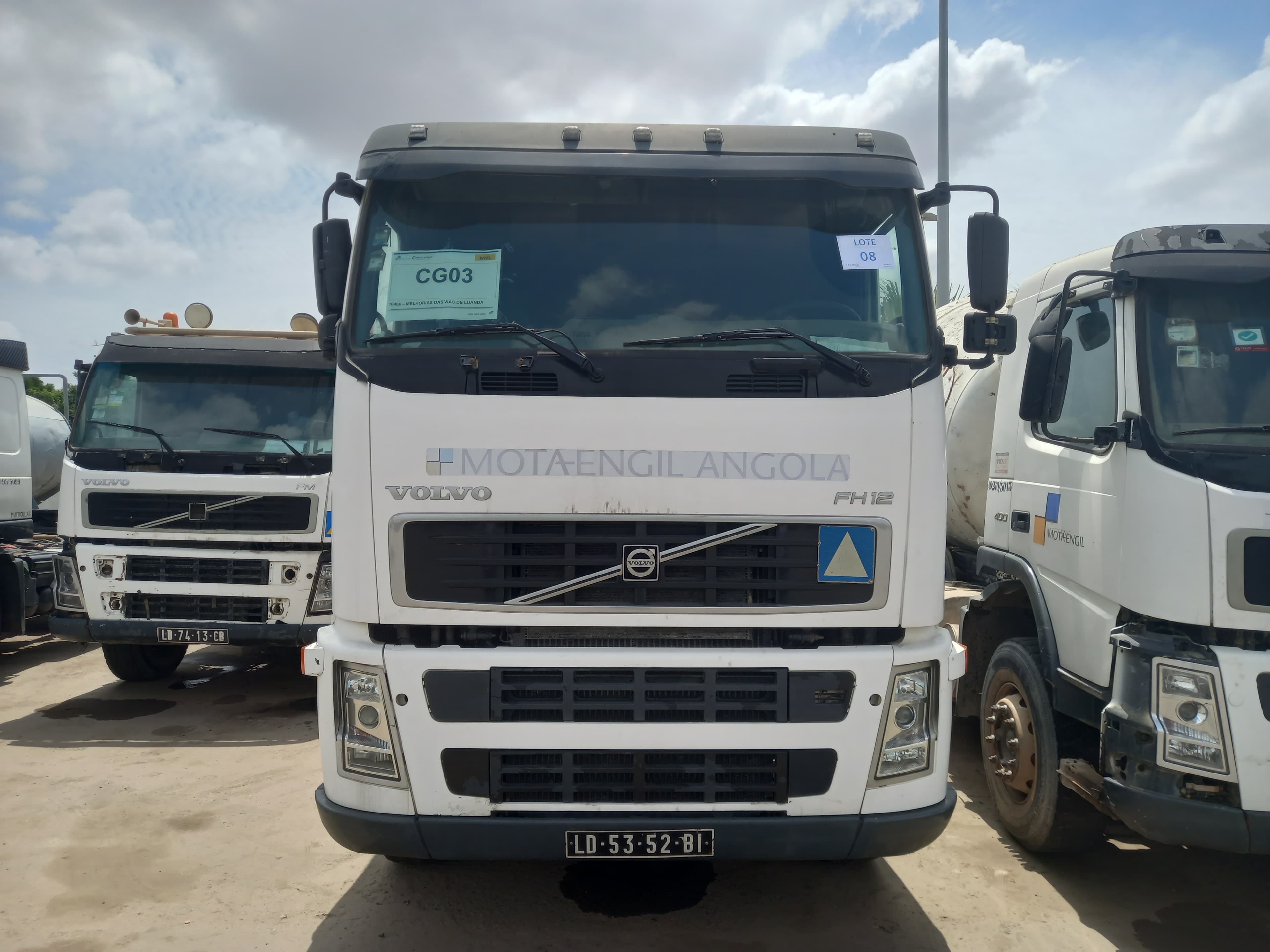 Camião Trator 6X4 VOLVO FH 12 420 (6X4)
