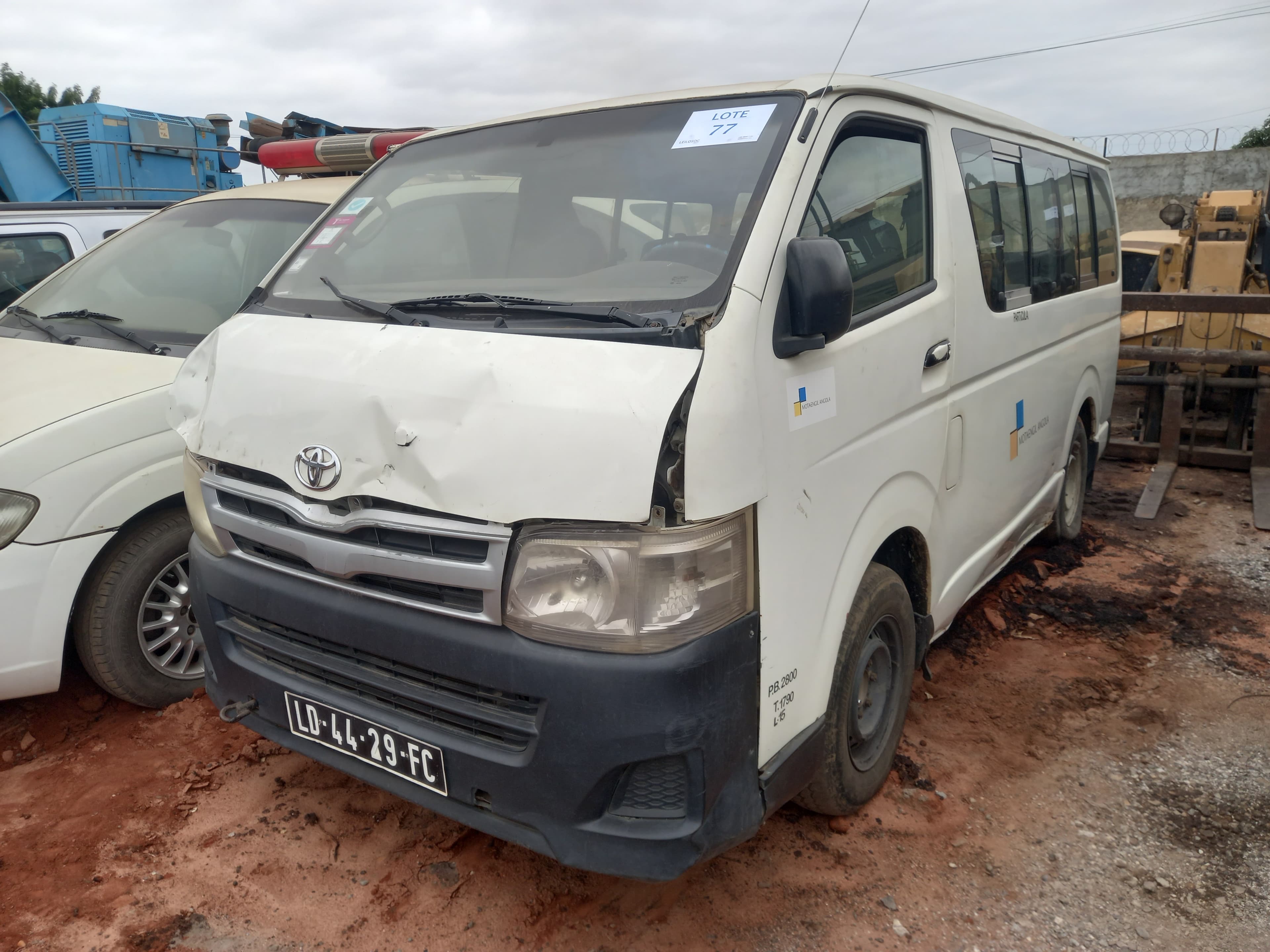 TOYOTA HIACE