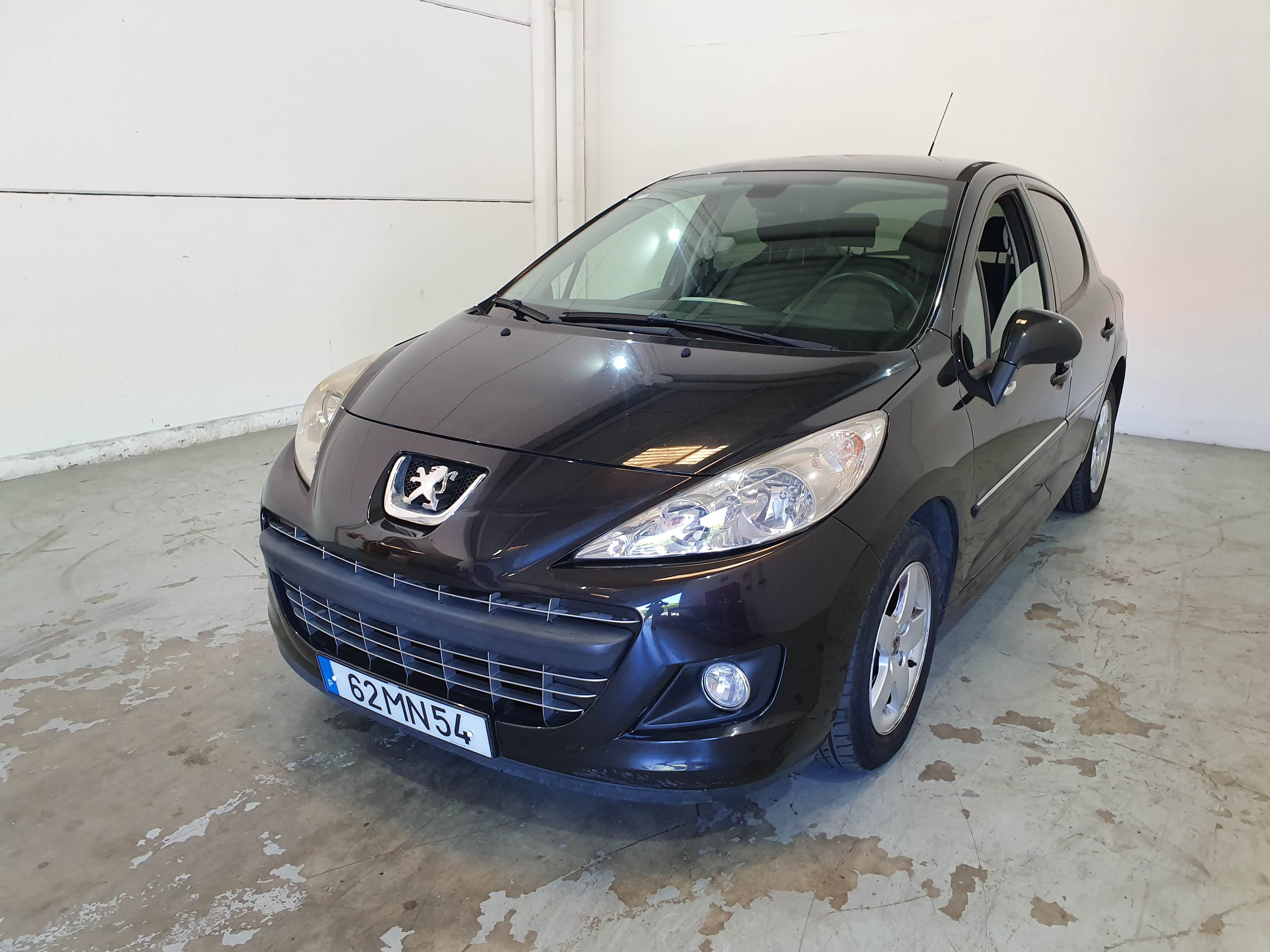 Peugeot 207 · Ano 2012