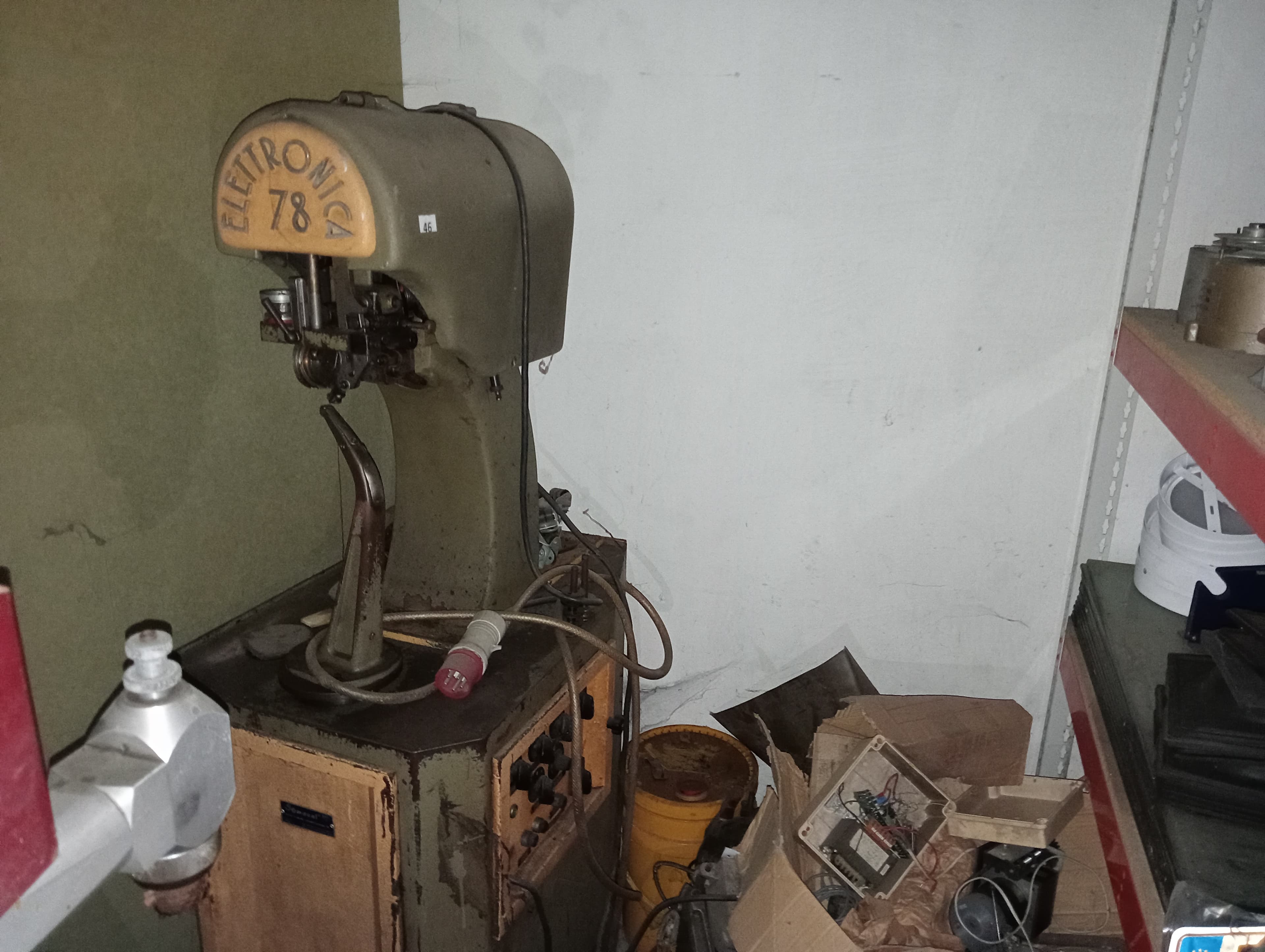 Máquina de coser solas