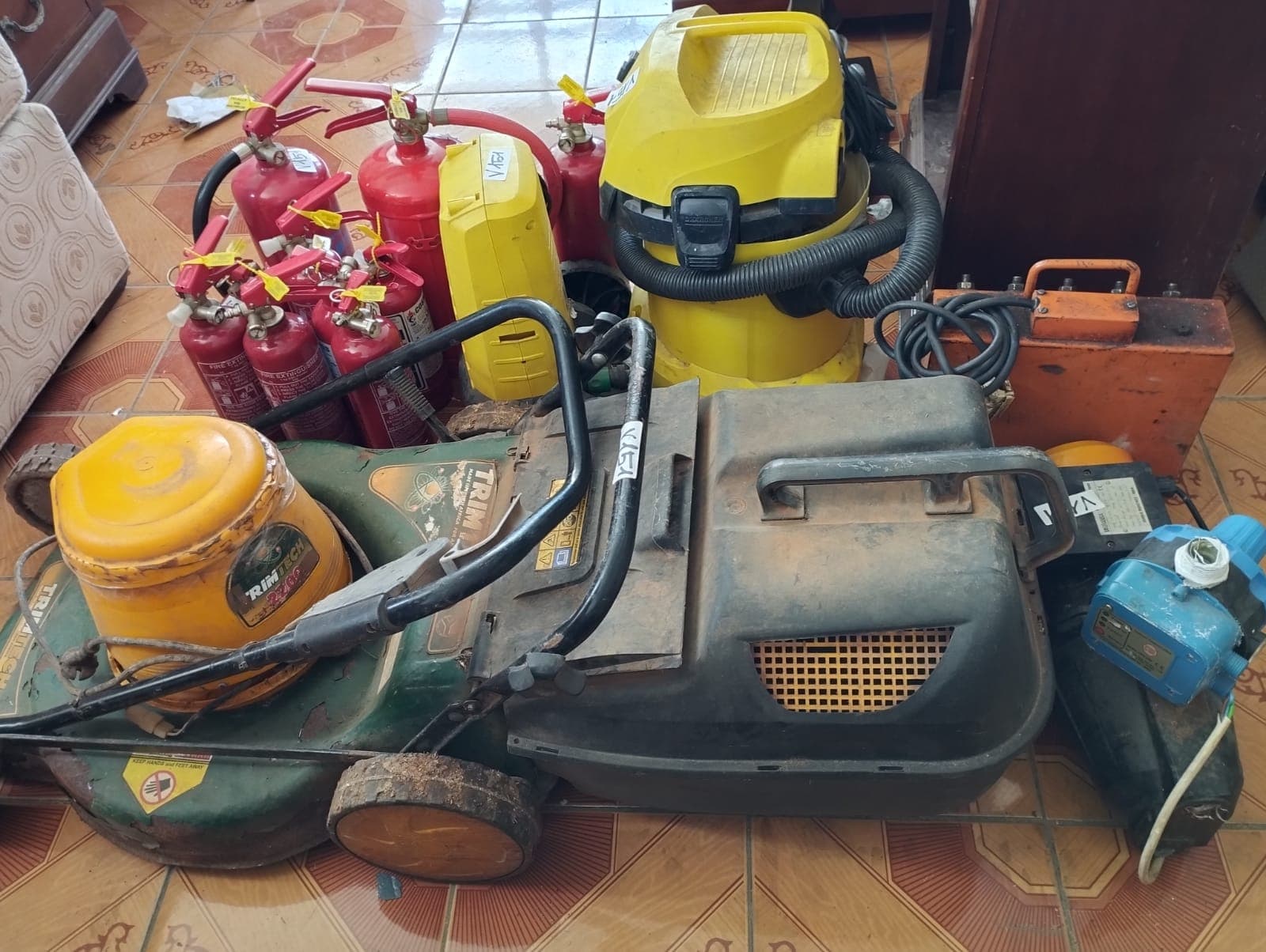Diverso equipamento