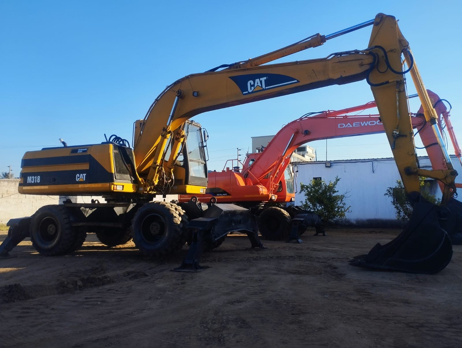 Giratória a rodas - Caterpillar/M320