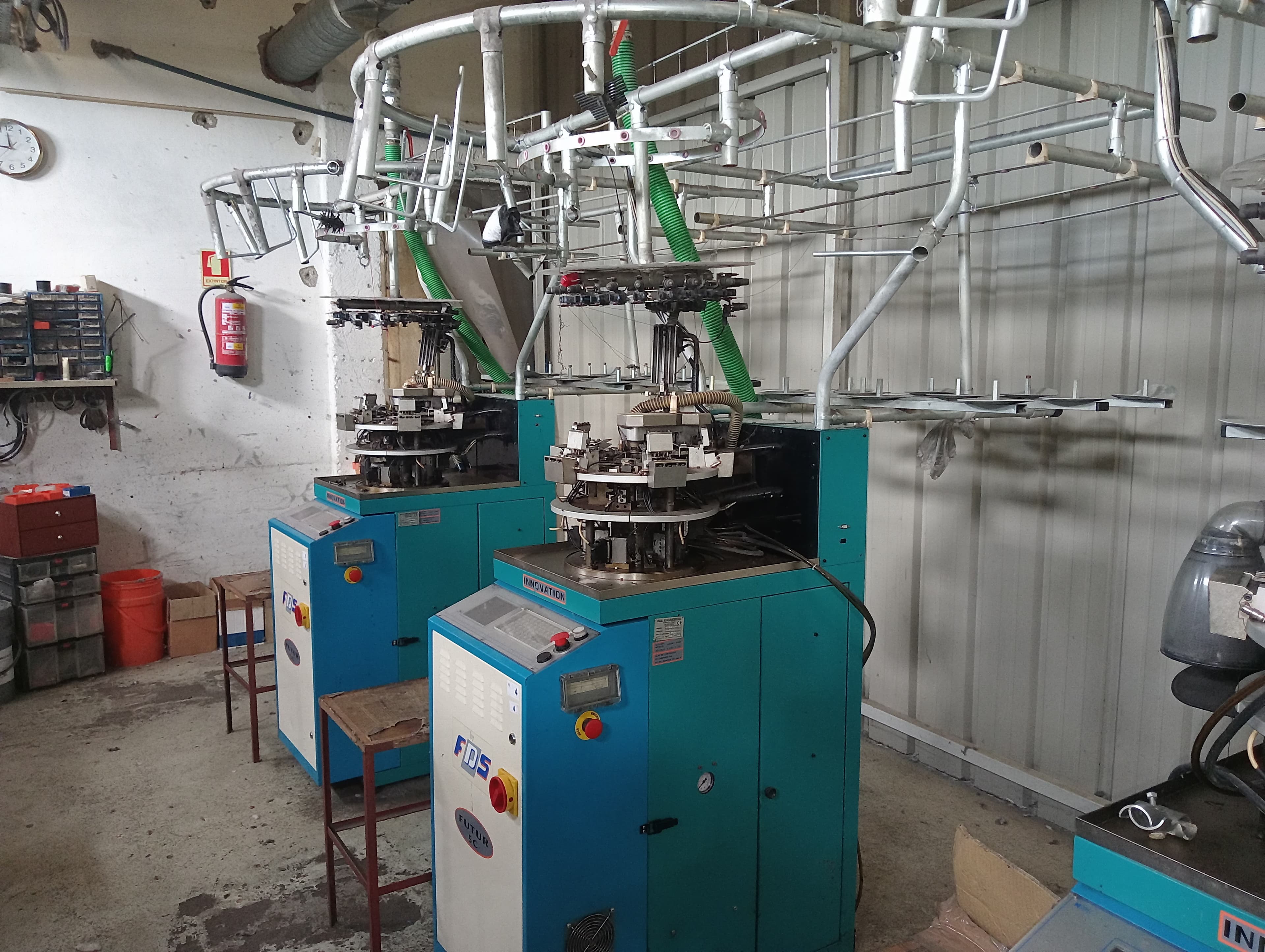 Máquina de peúgas