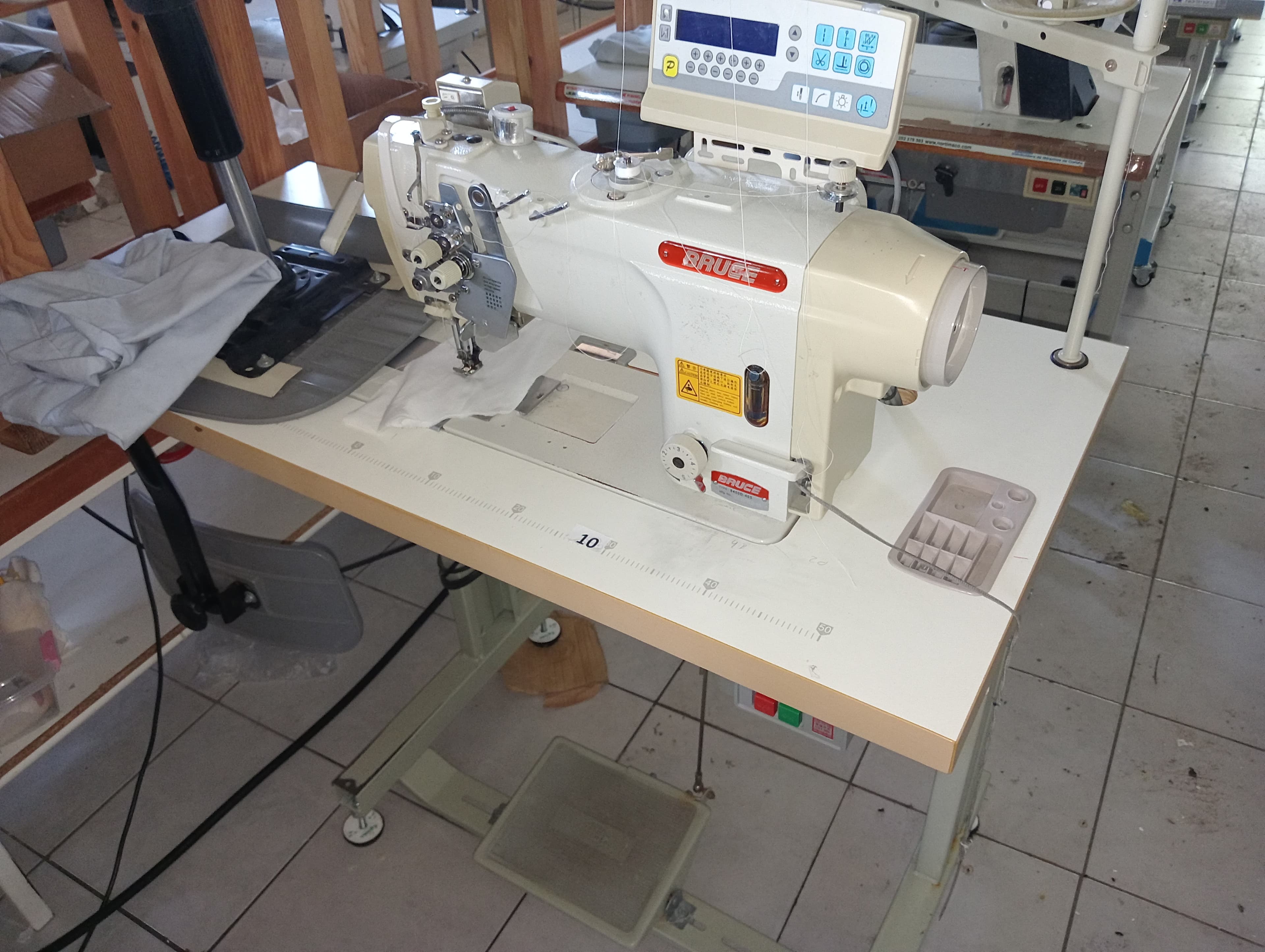 Máquina de 2 agulhas