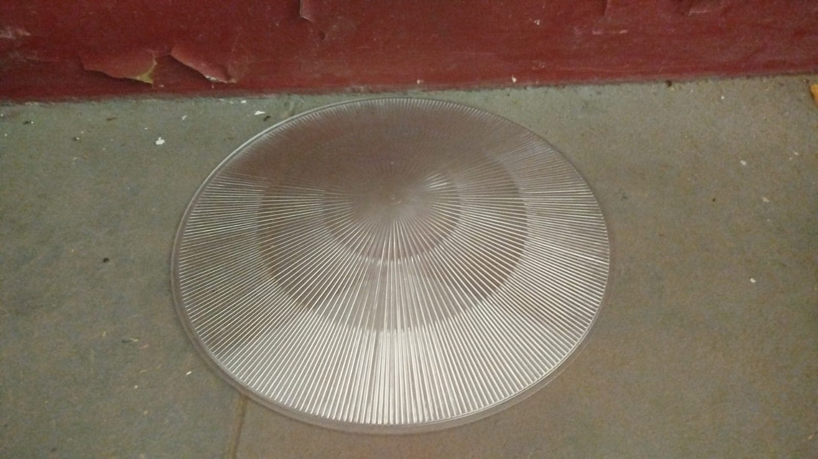 Lente difusor prasmatico