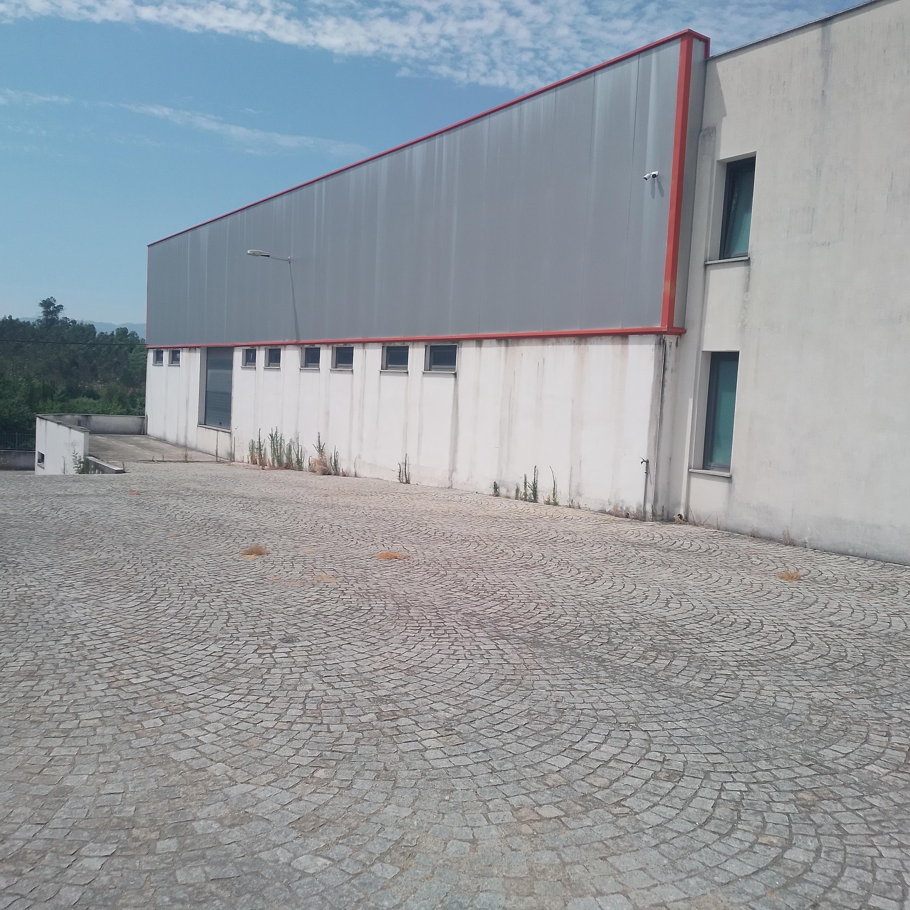 Armazém + Terreno