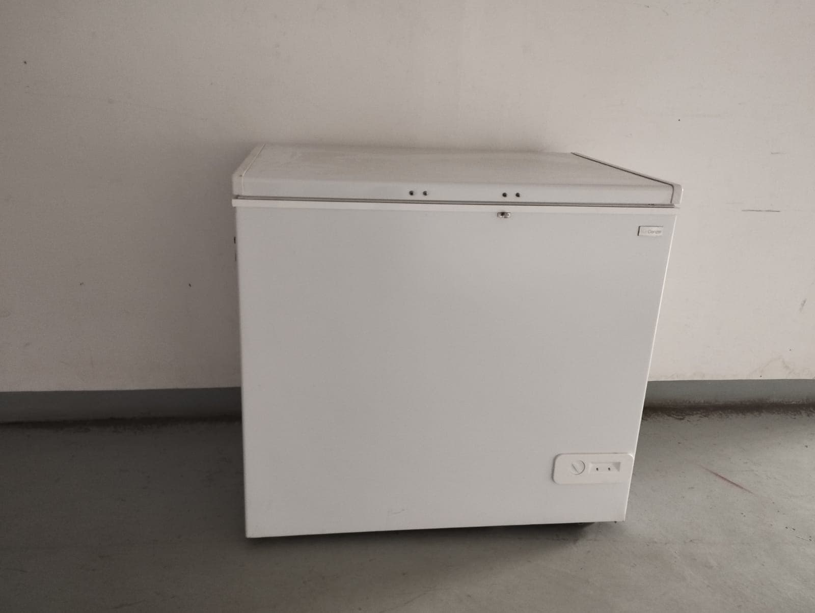 Congelador Sundenzer 160L