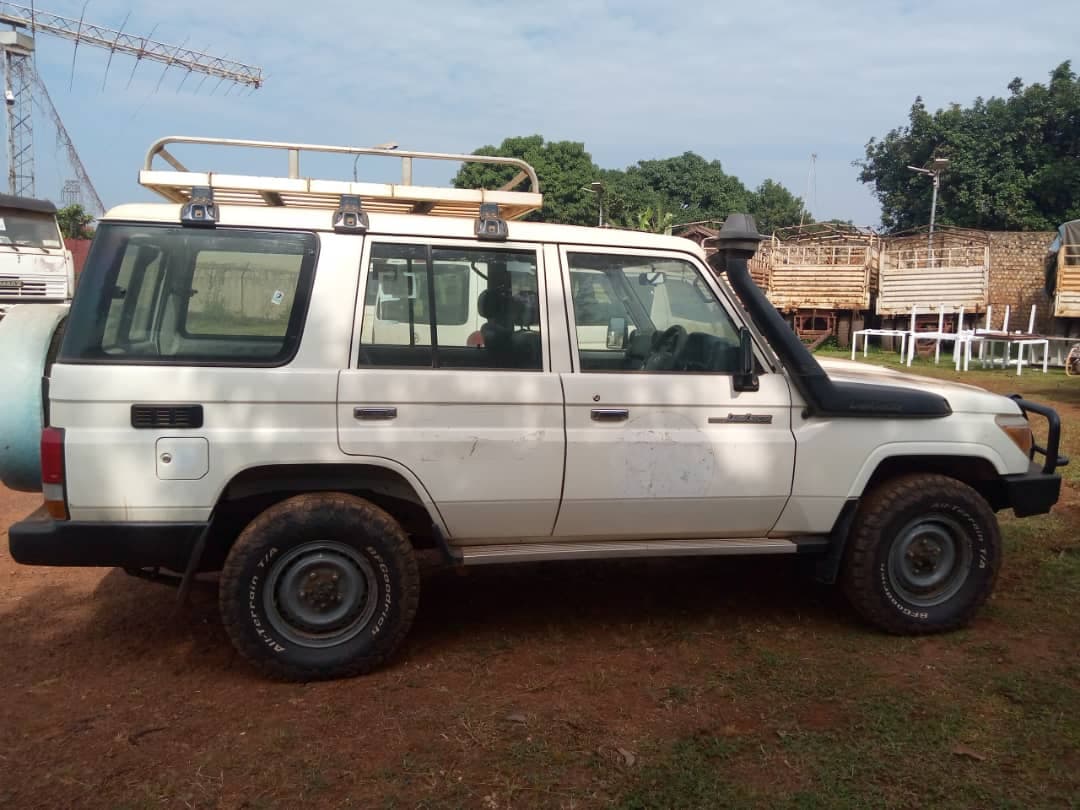 Toyota - Landcruiser Hard Top HZJ76-DKMRS 2018