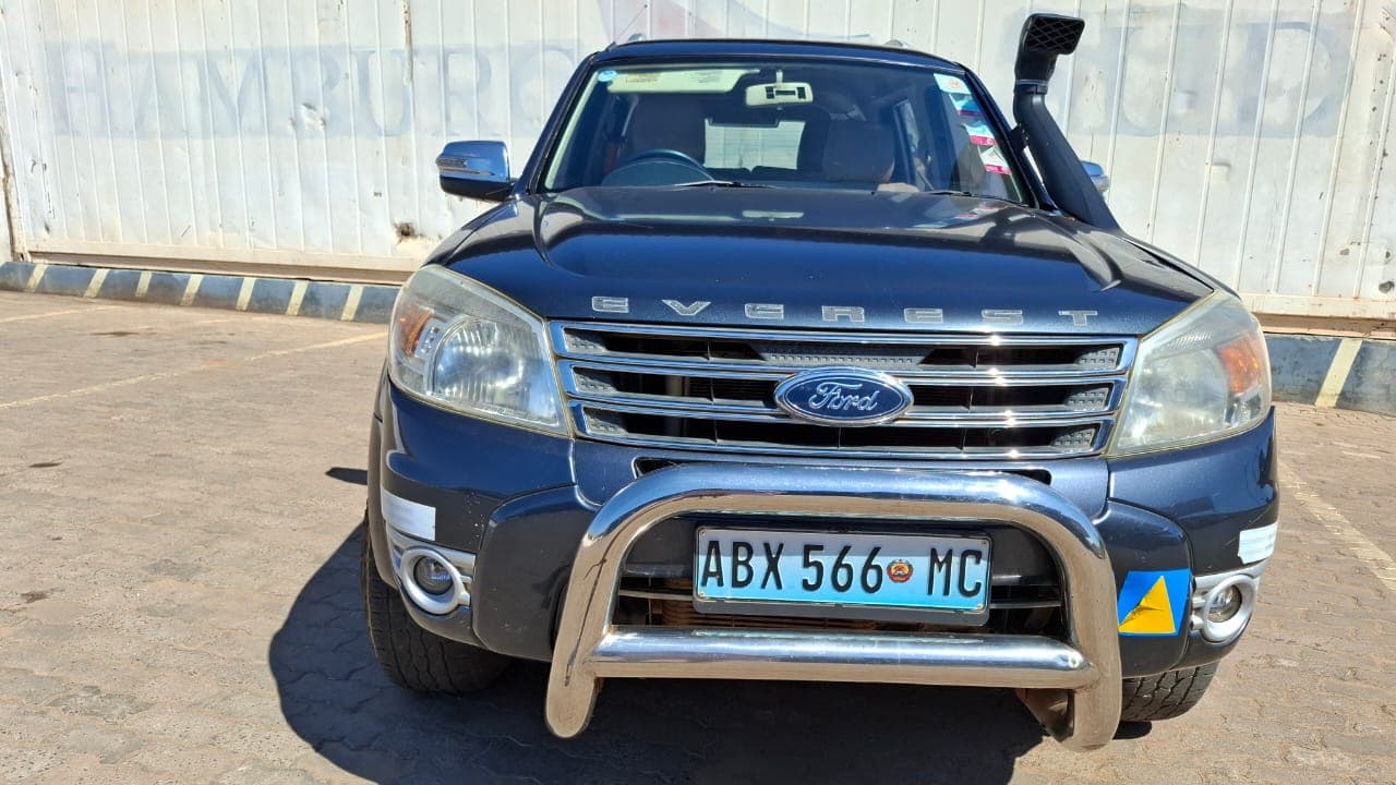 Ford Everest - 2012