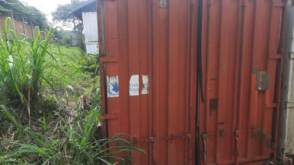 1 - 20 ft container