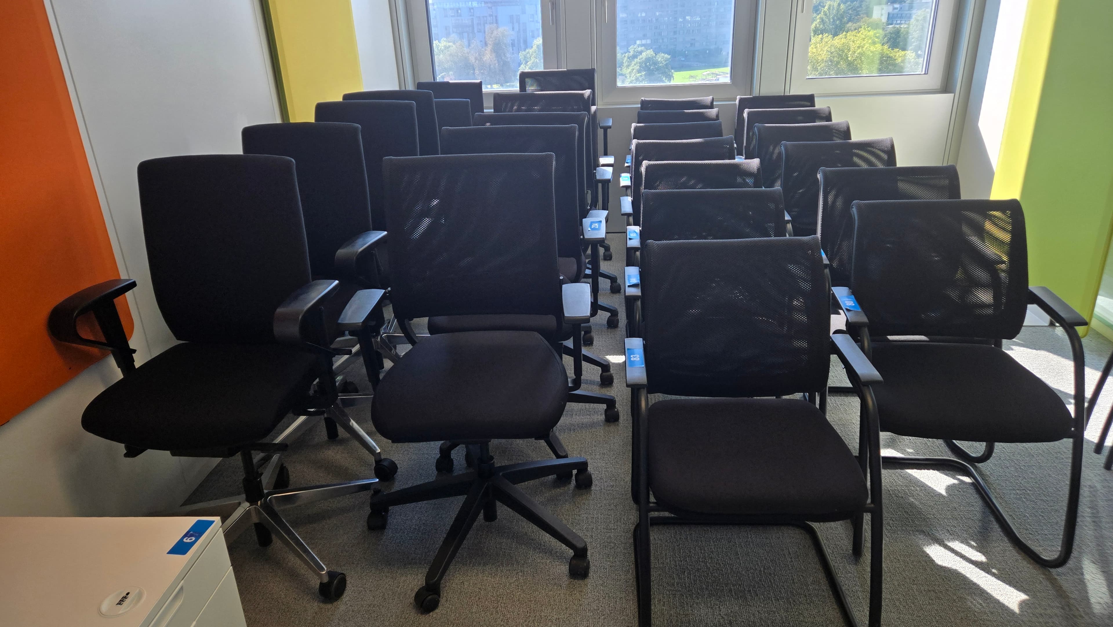 Ensemble complet de mobilier de bureau