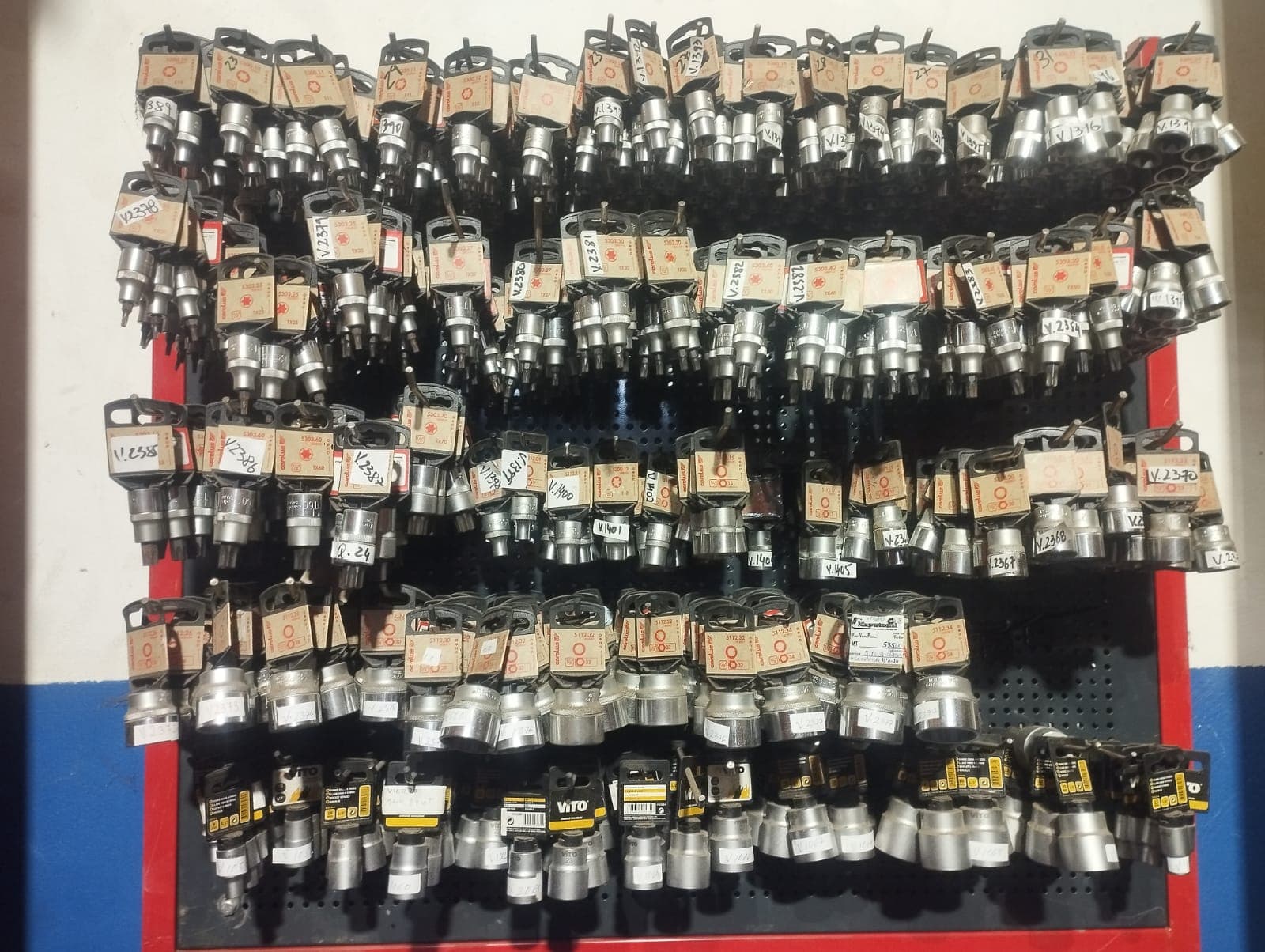 185 Chaves diversas