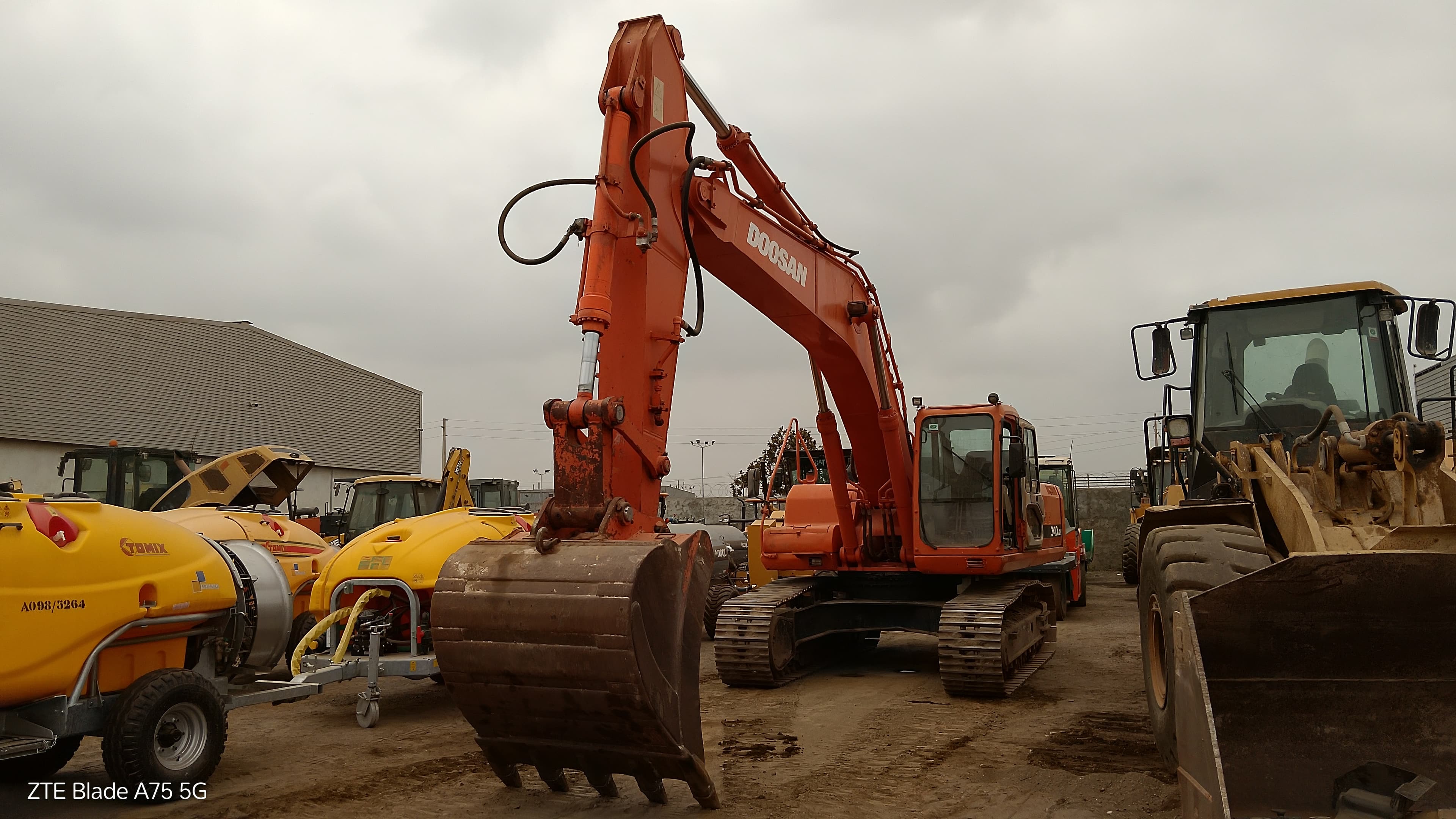 Escavadora de Rastos 35 T DOSAN S-340 LC-V