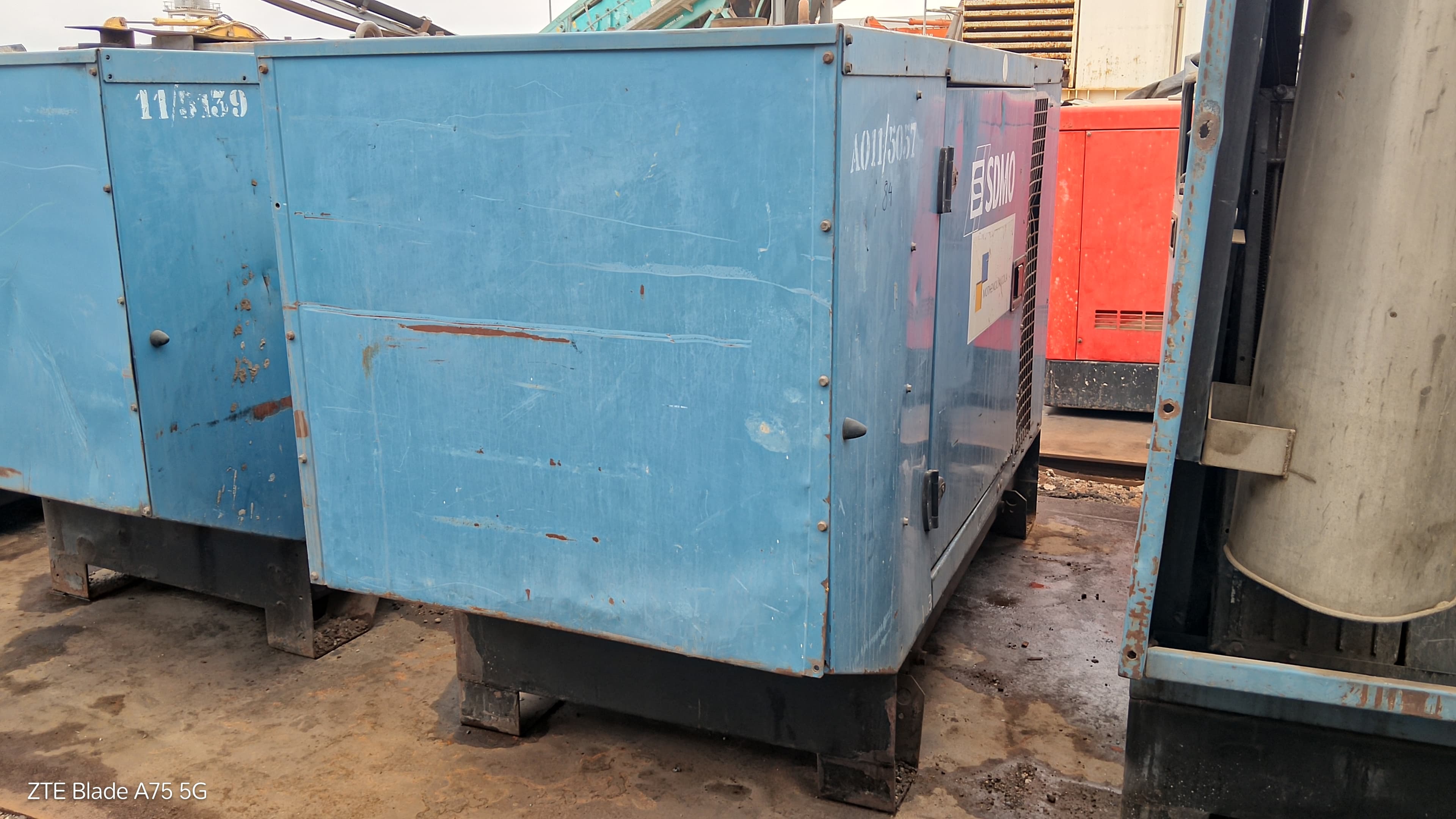 Grupos Electrogéneos 35 Kva SDMO J33