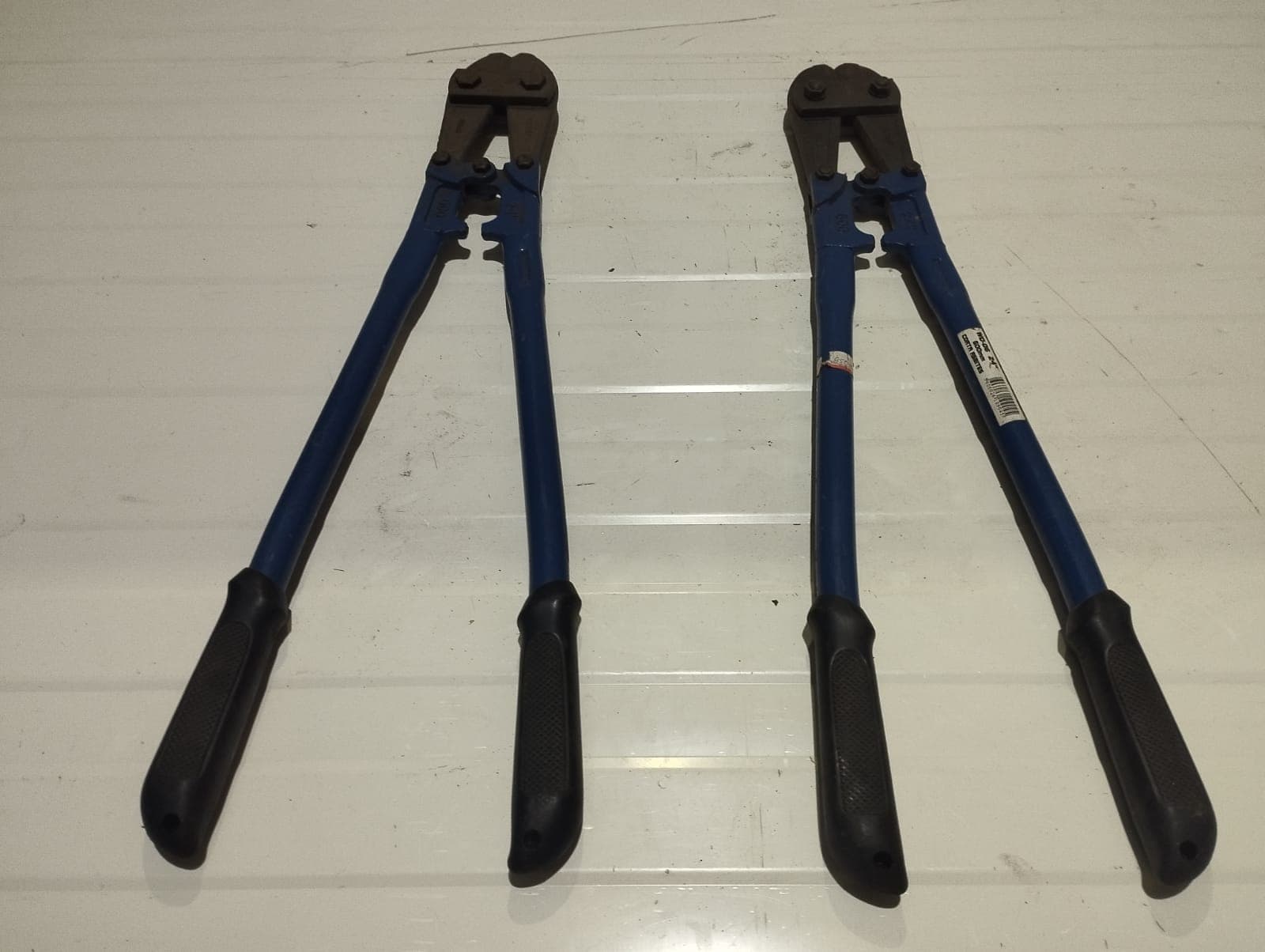 4 - Corta rebites WD-06- 24"