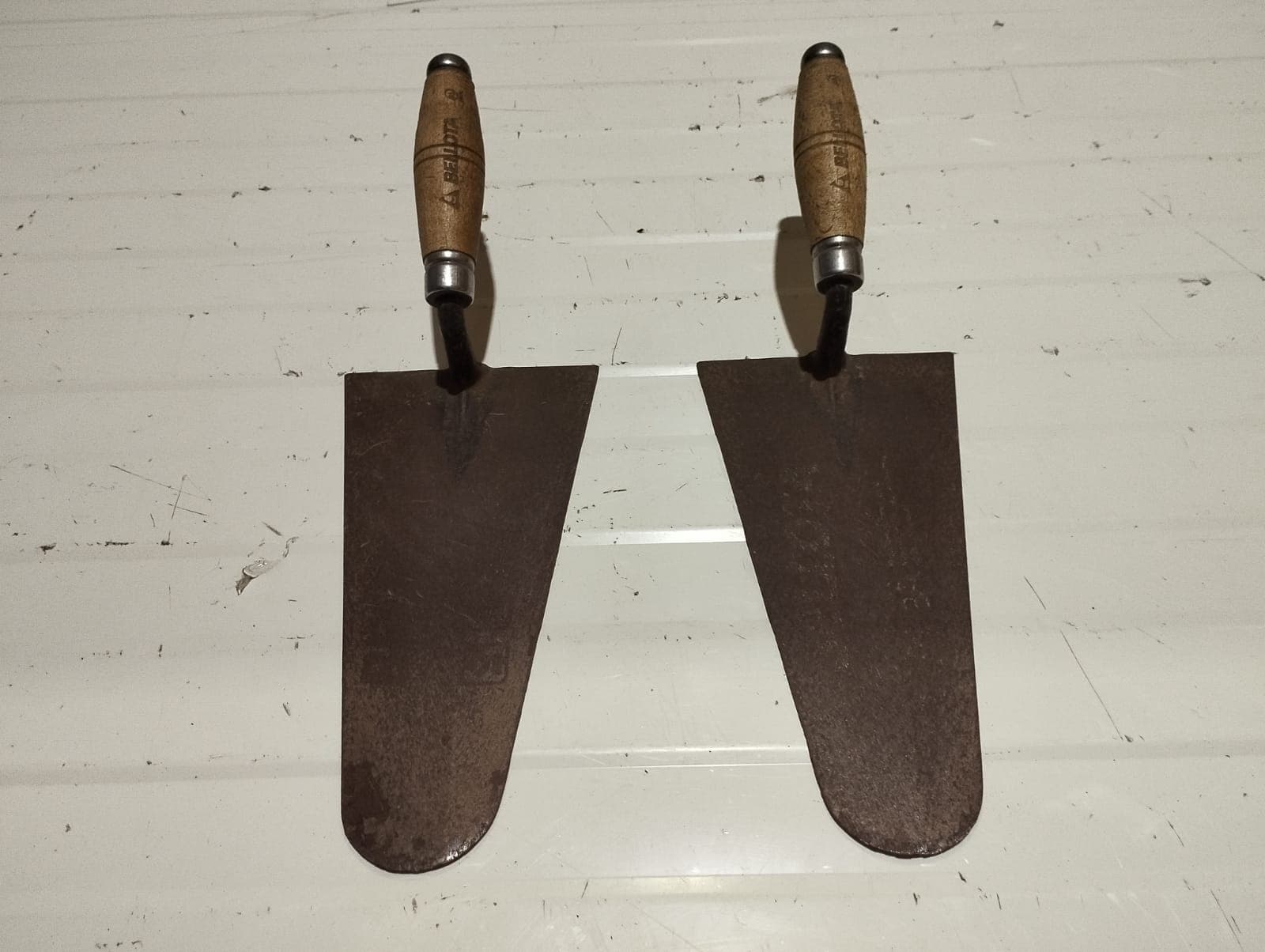 14 - Colher de Pedreiro -240mm