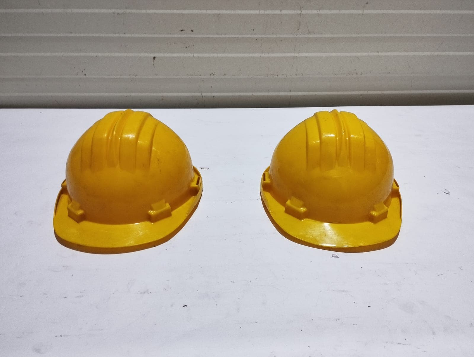 1400 - Capacete de segurança amarelo