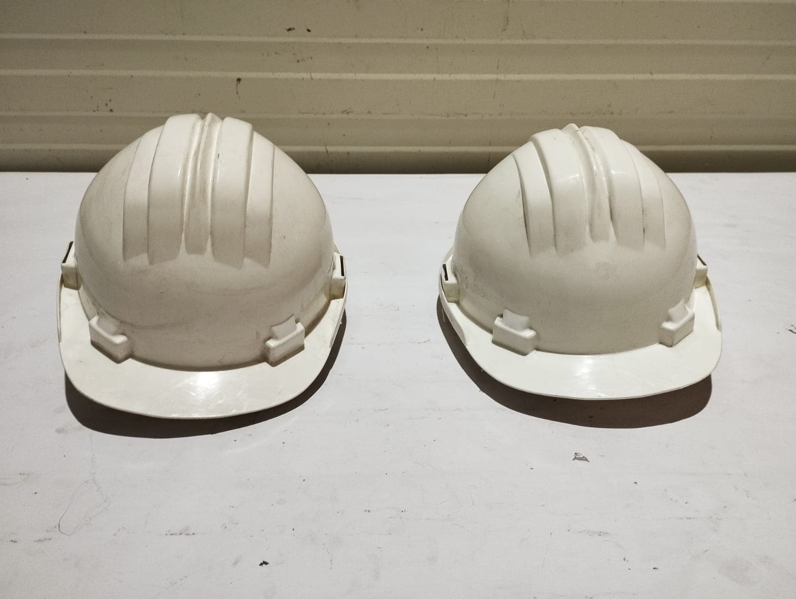 900 - Capacete de segurança branco