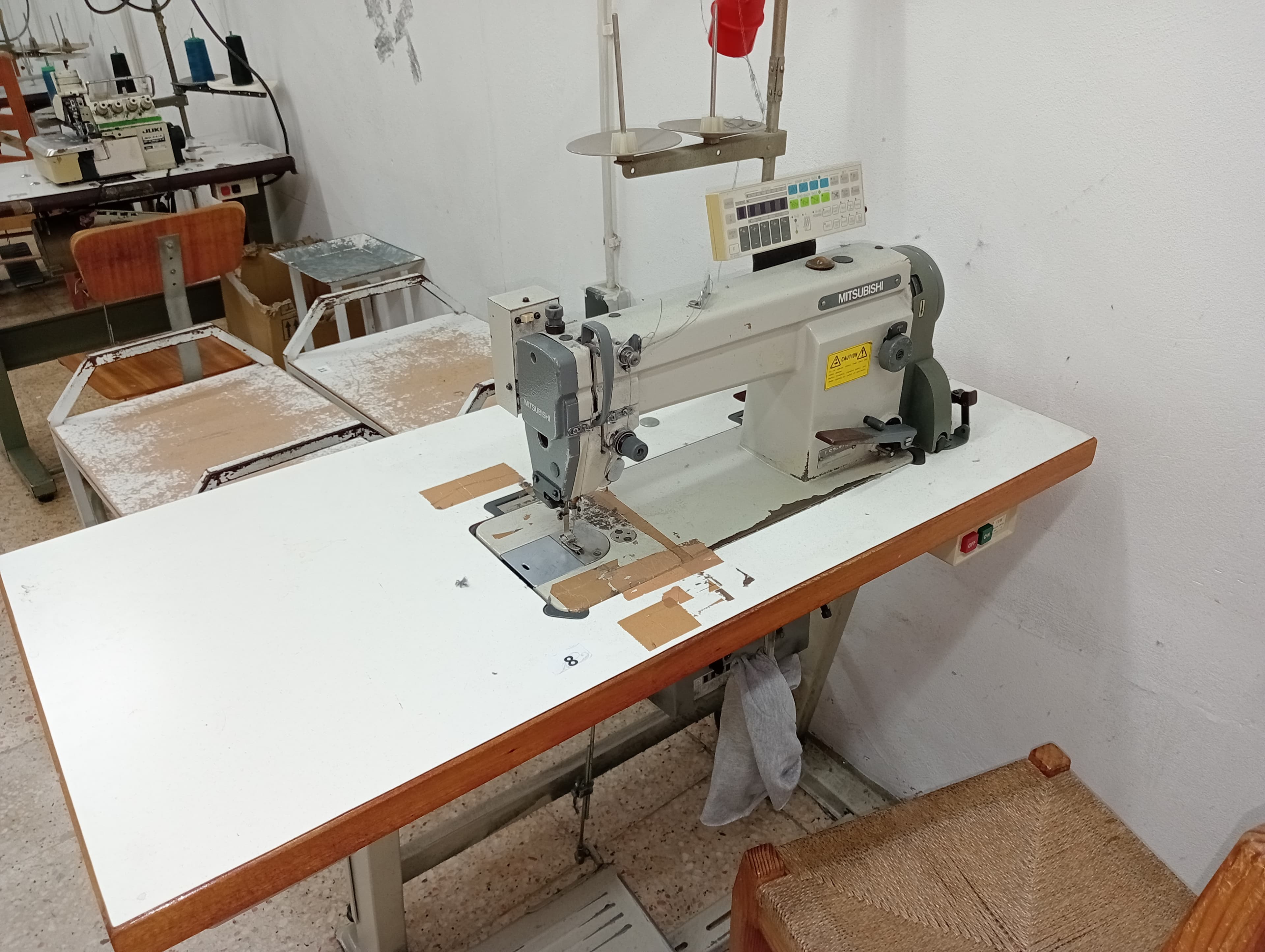 Máquina de ponto corrido