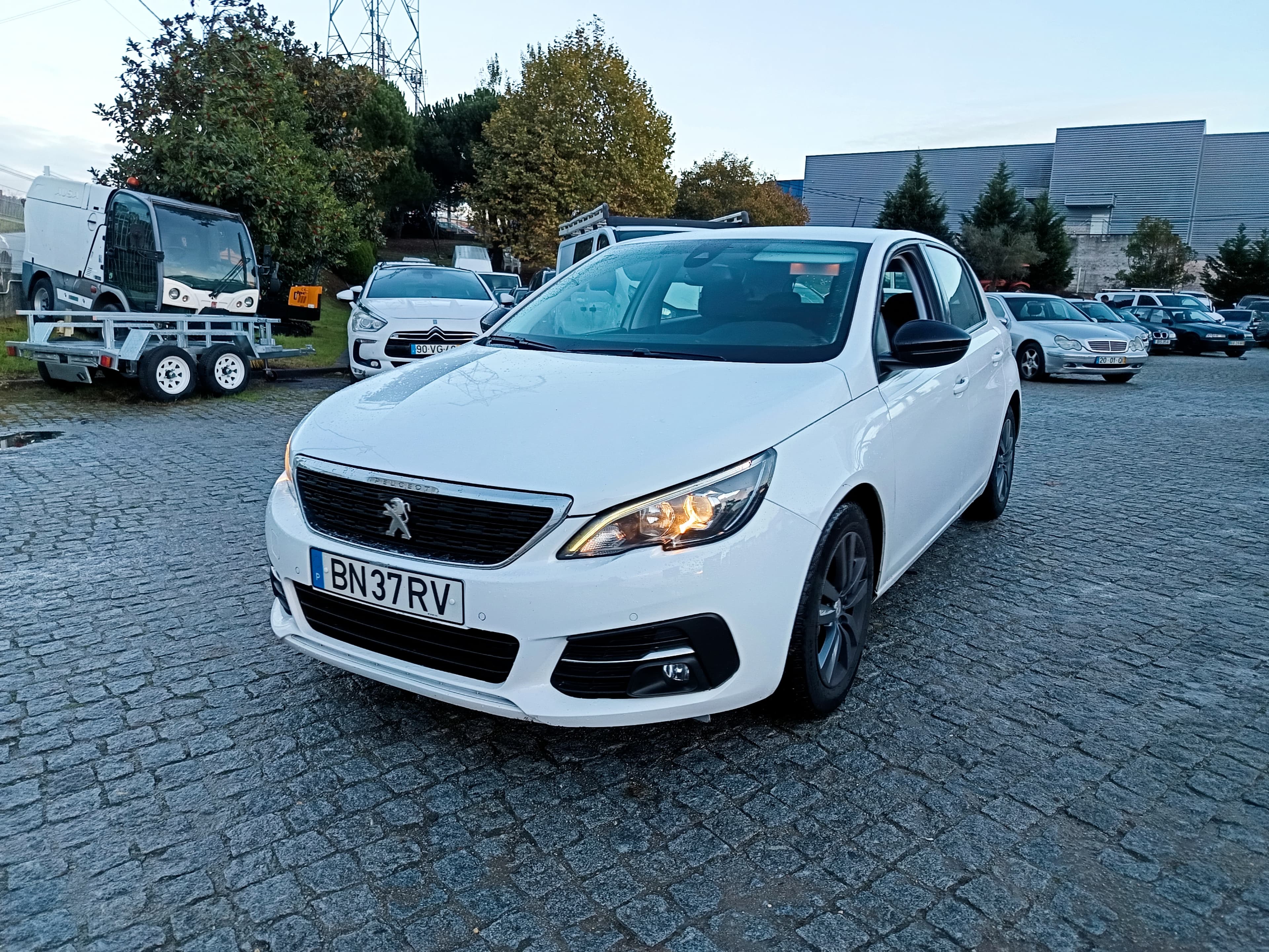 Peugeot 308 1.5 BlueHdi · Ano 2020