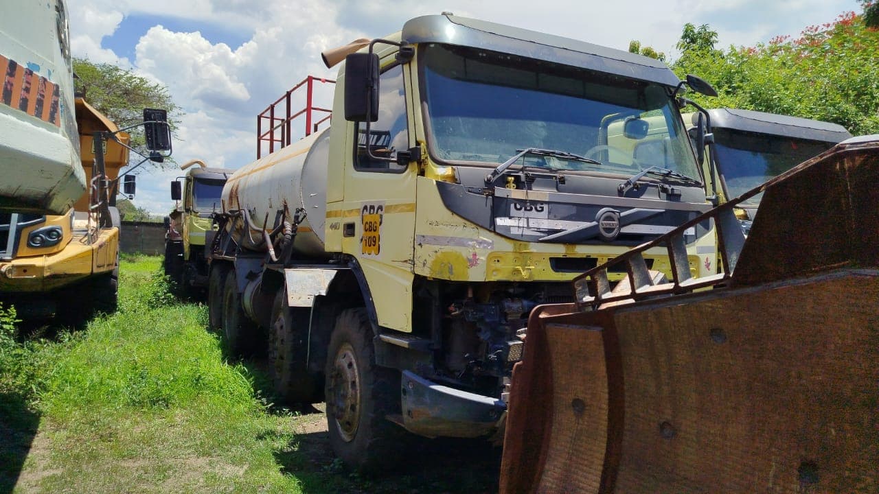 Camião tanque Volvo FMX