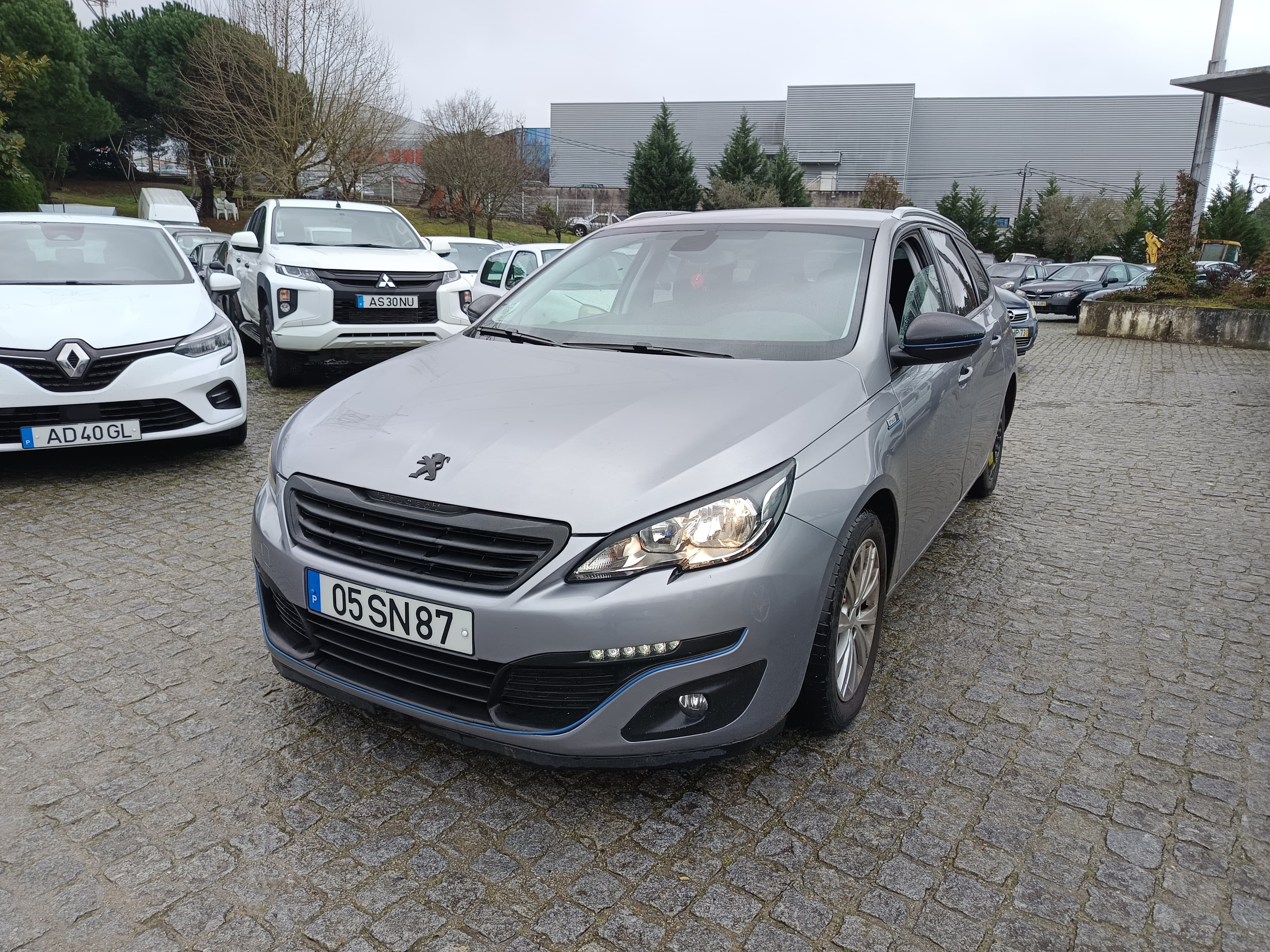 Peugeot 308 1.6 BlueHDi · Ano 2017