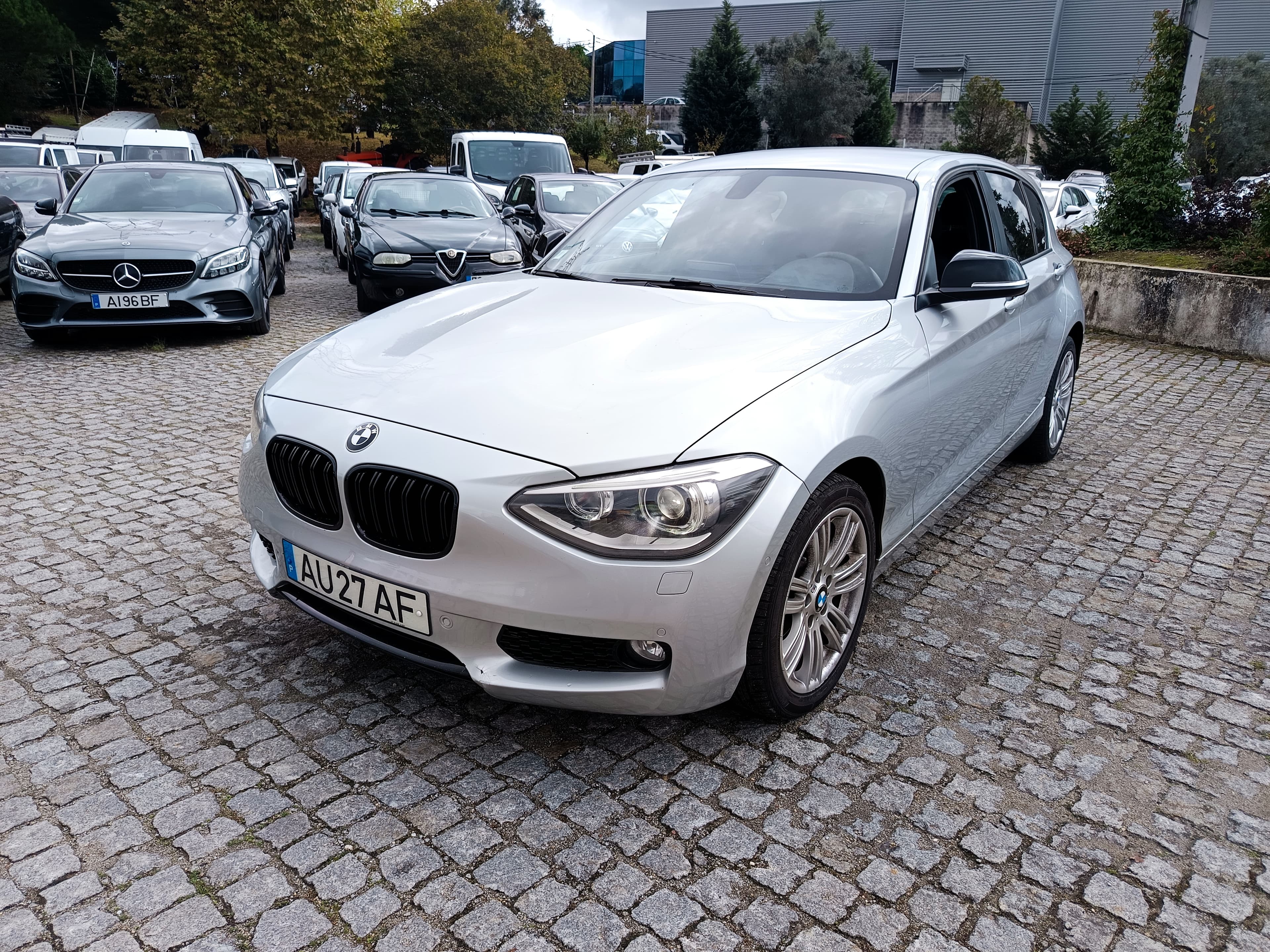 BMW 118 d · Ano 2011
