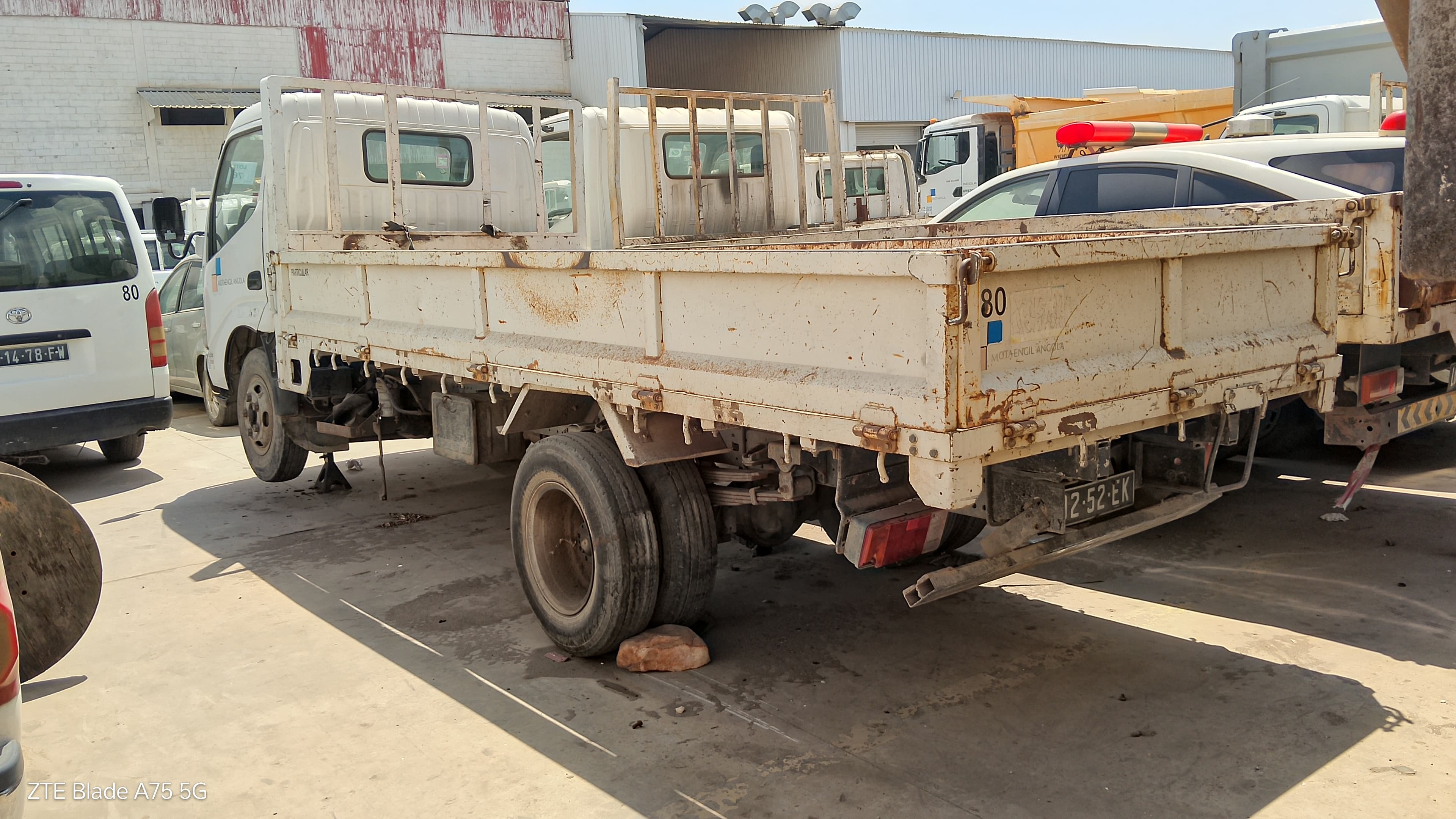 Viat. Pesadas HINO 300 WU650L C Simpl