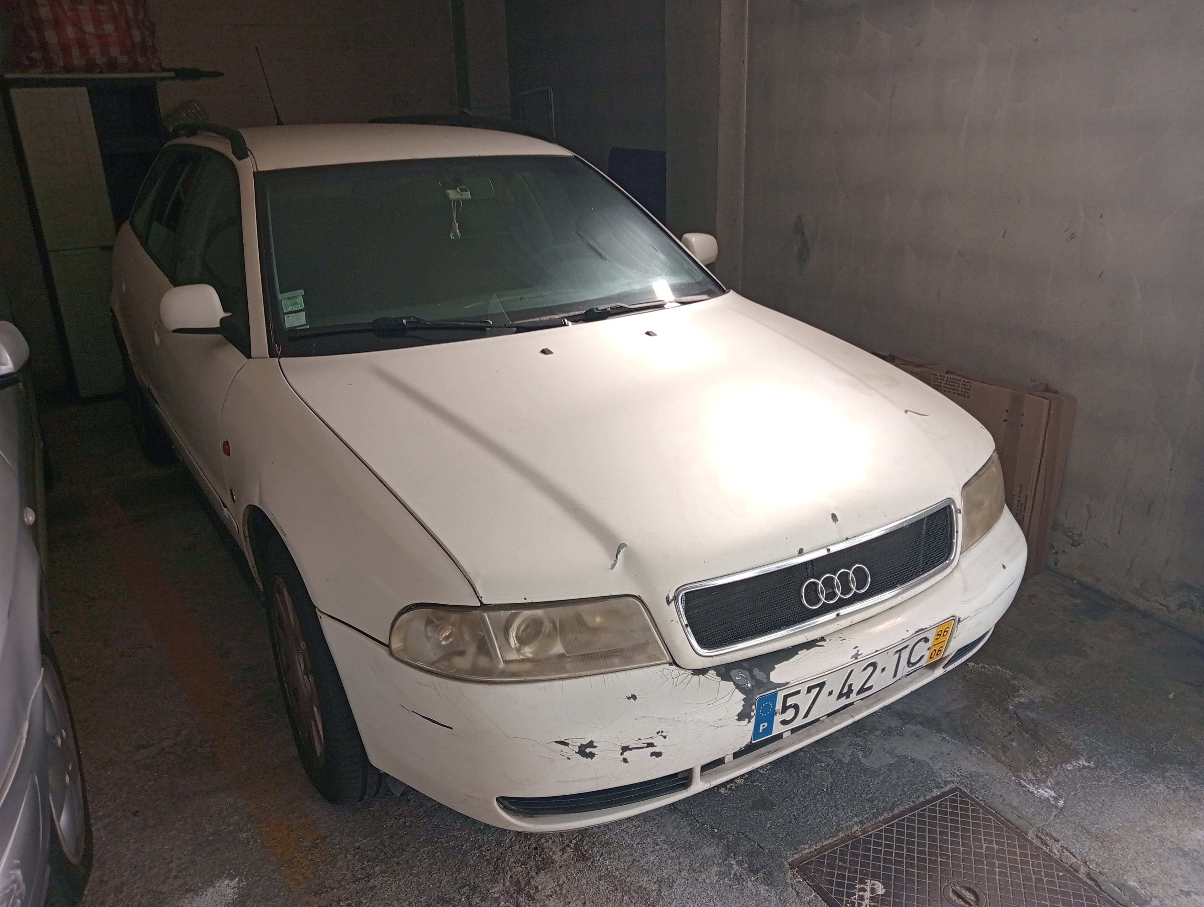 AUDI A4 AVANT