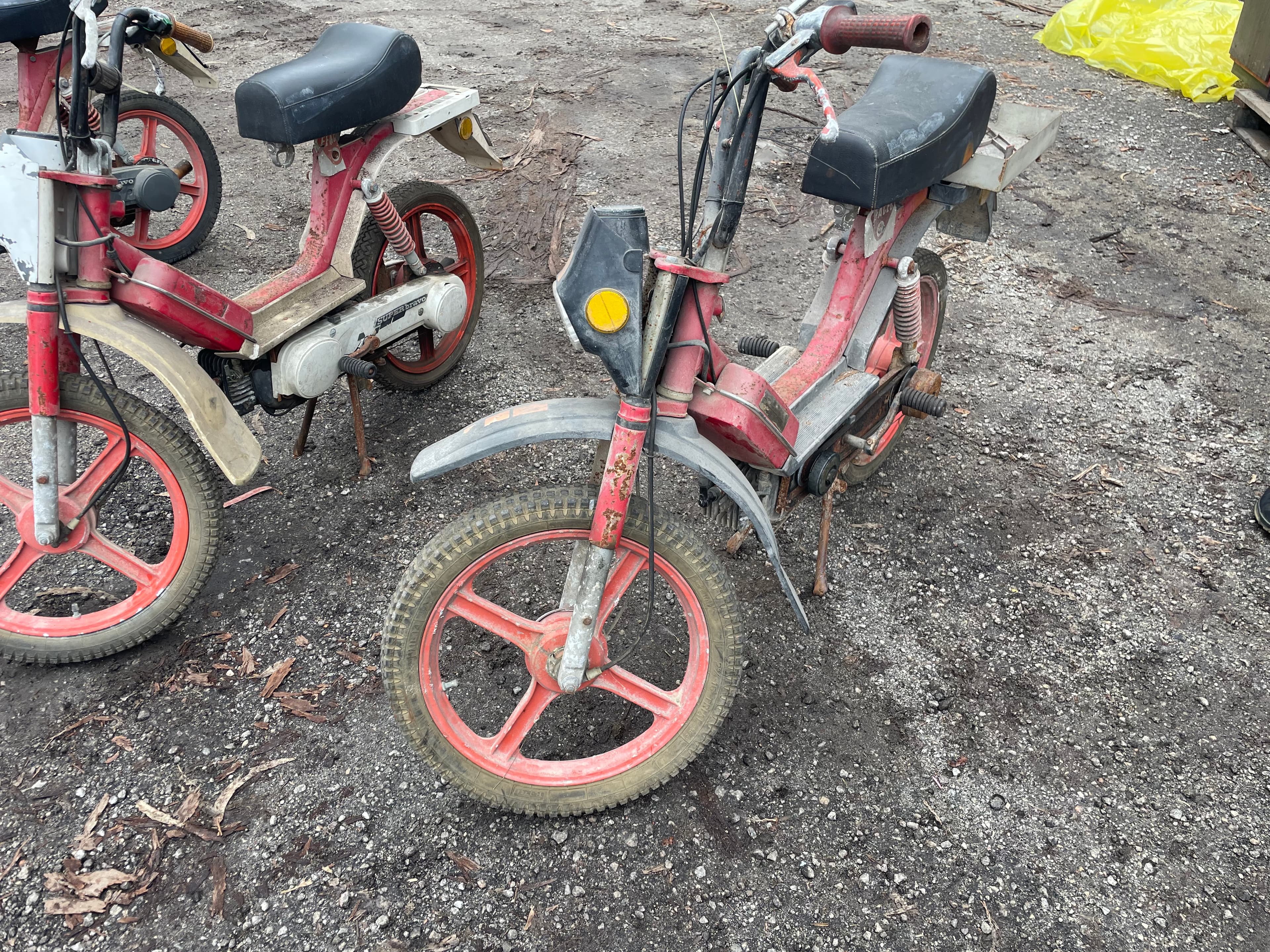 Motociclo Piaggio Super Bravo
