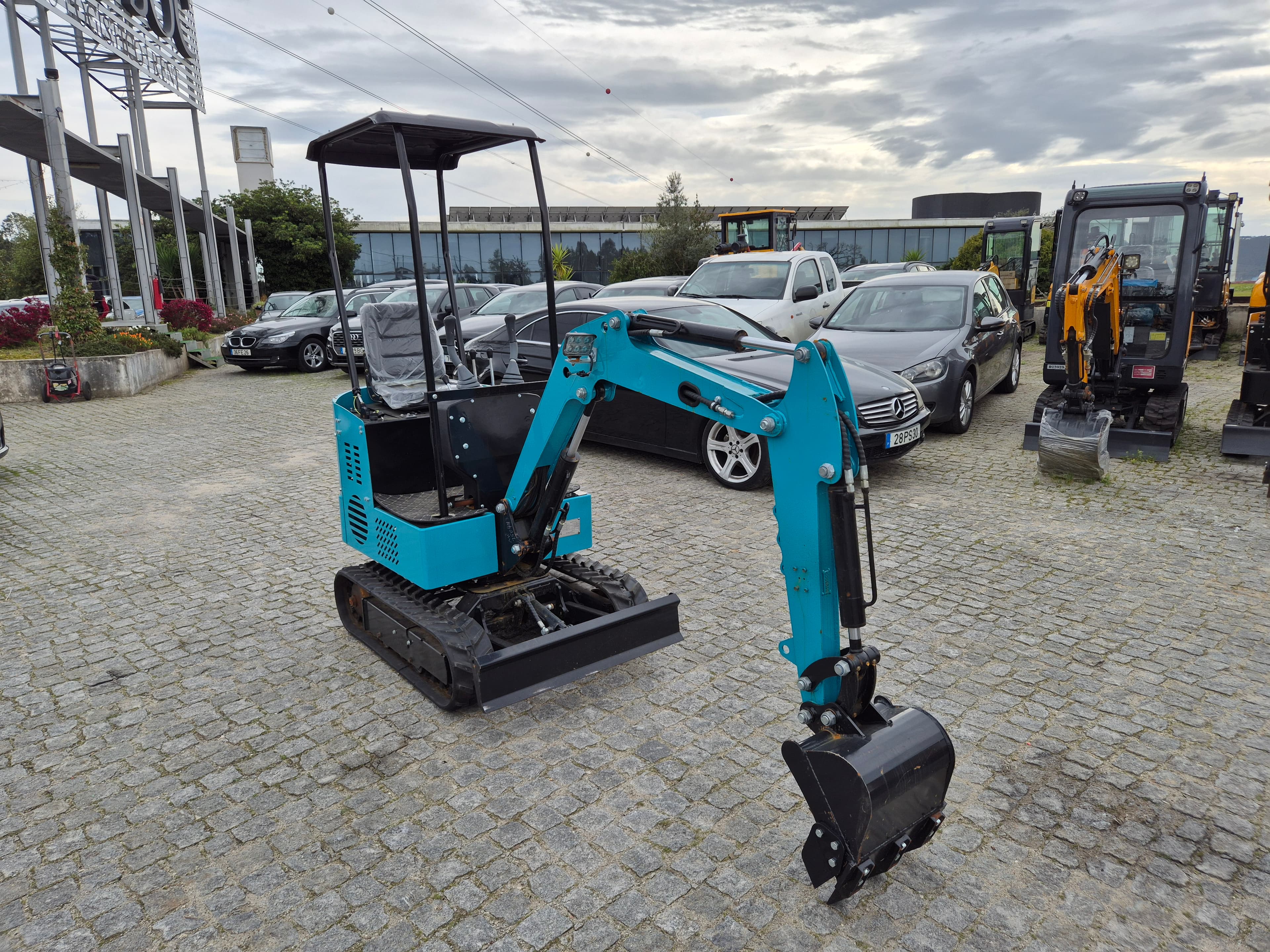 Mini Giratória JPC KV12 · Ano 2025