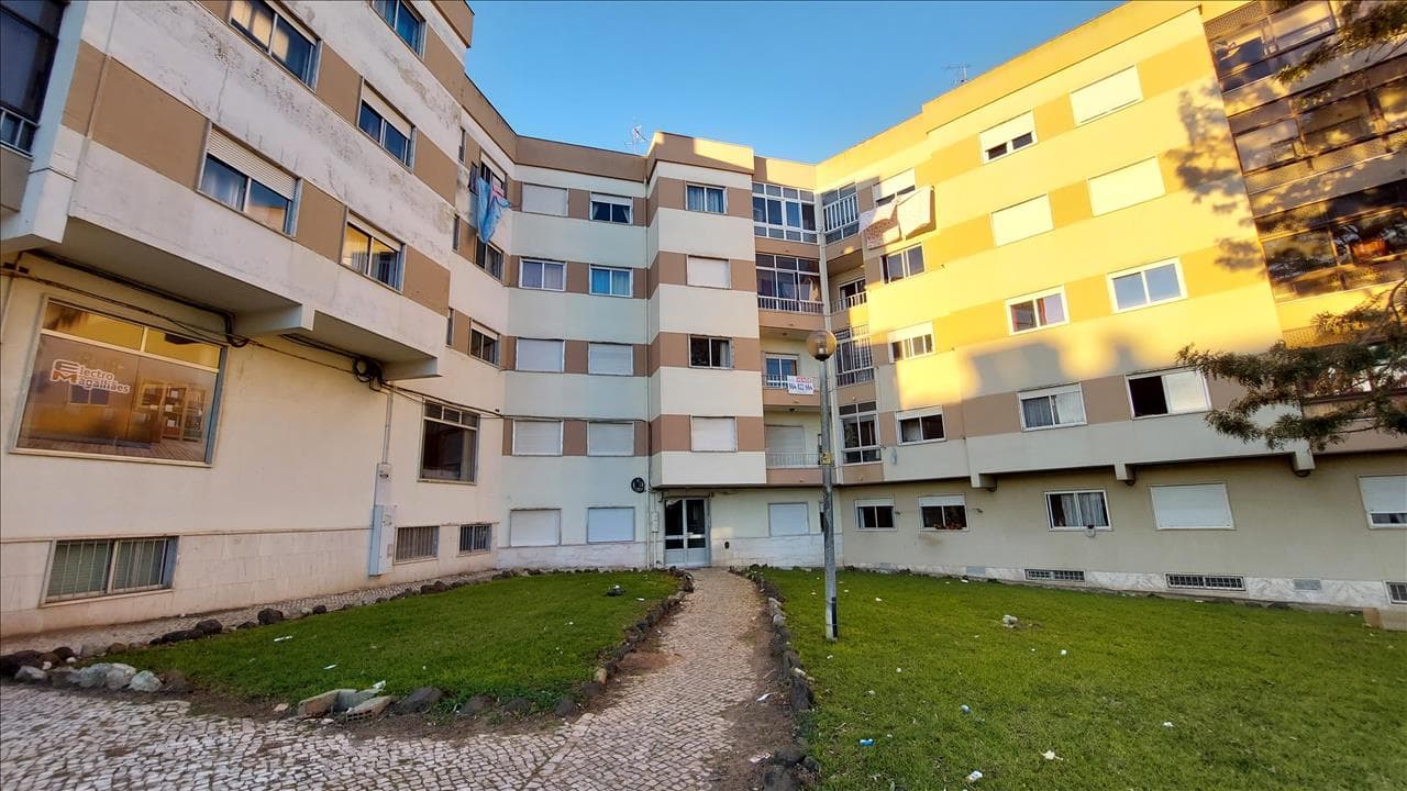 Apartamento T2 · Rio de Mouro, Sintra