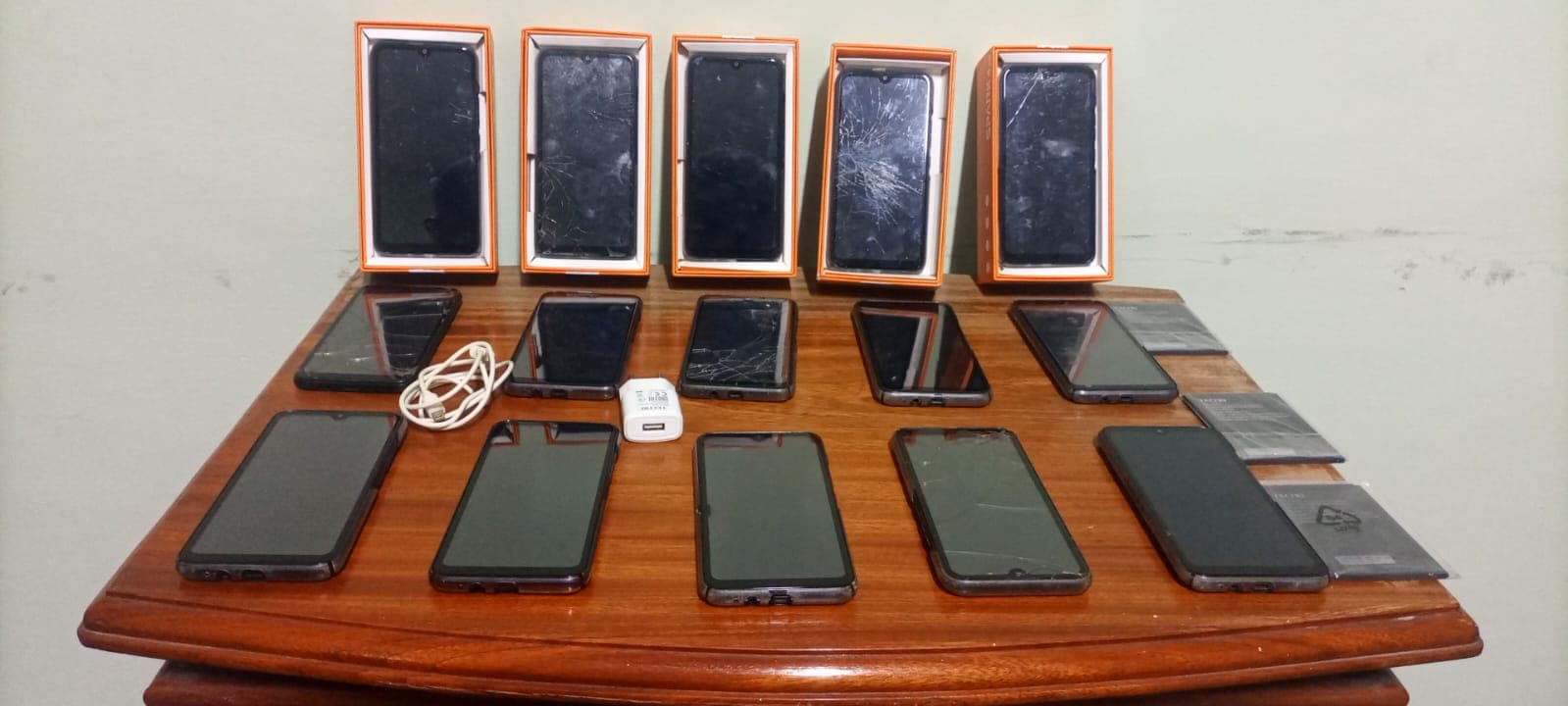 Telemóveis Tecno Spark 4