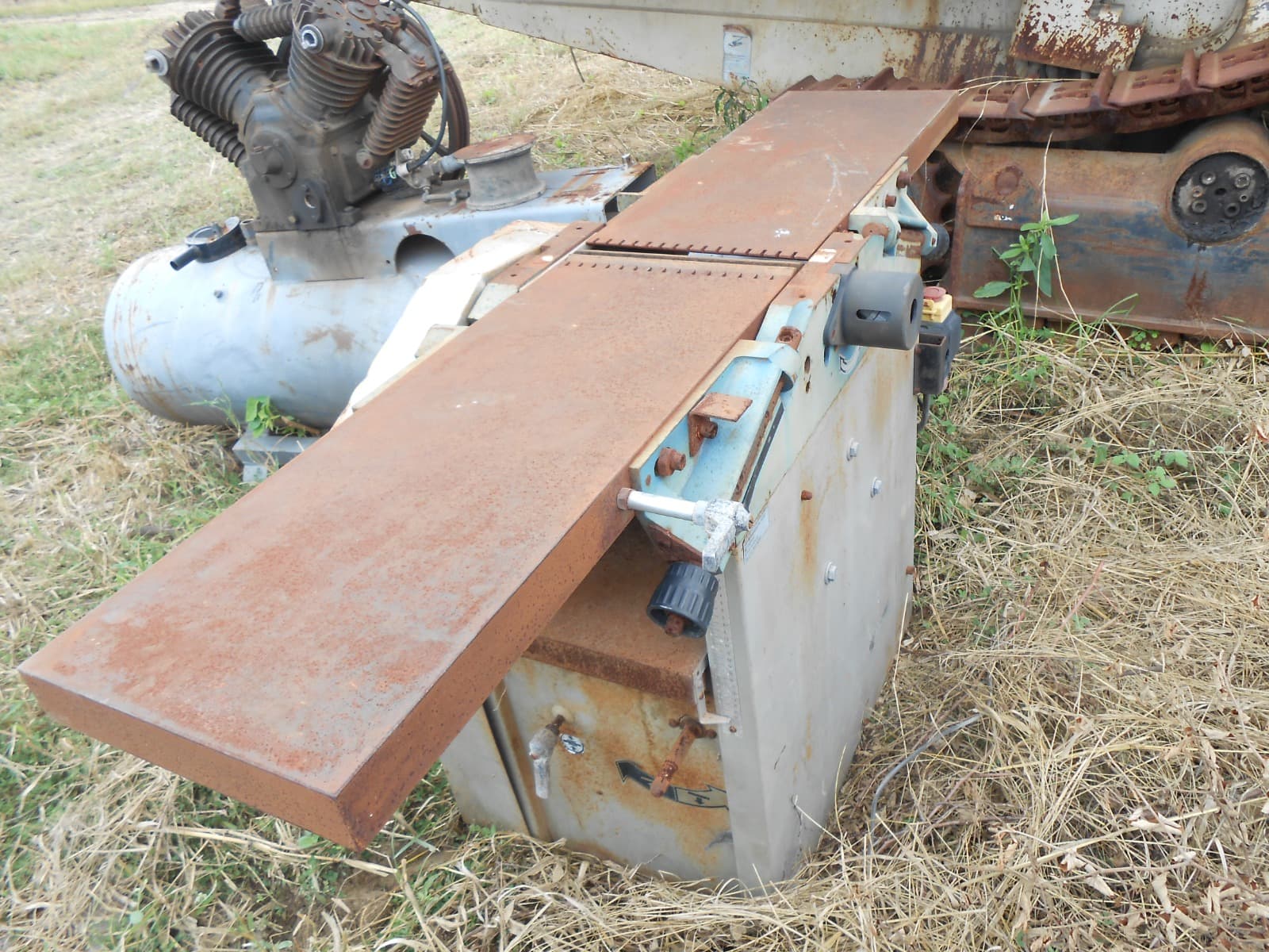 Wood cutting Machine - N/A