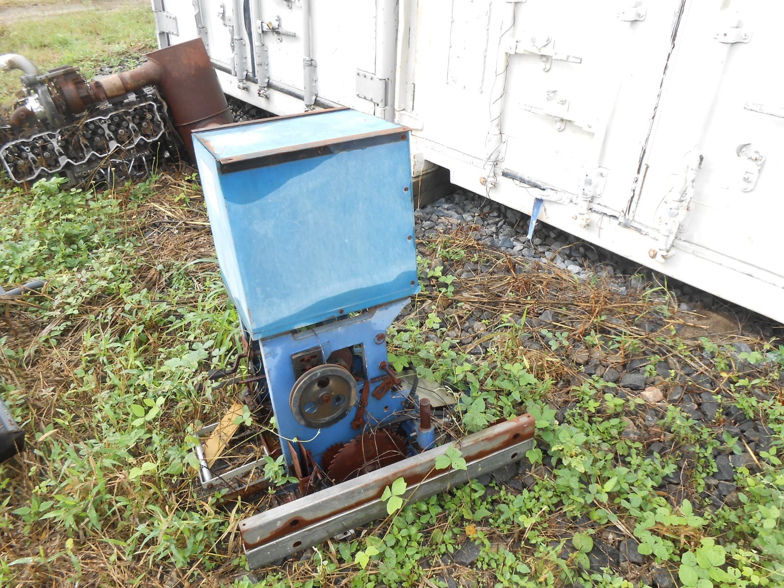 Blue Cutting Machine - N/A