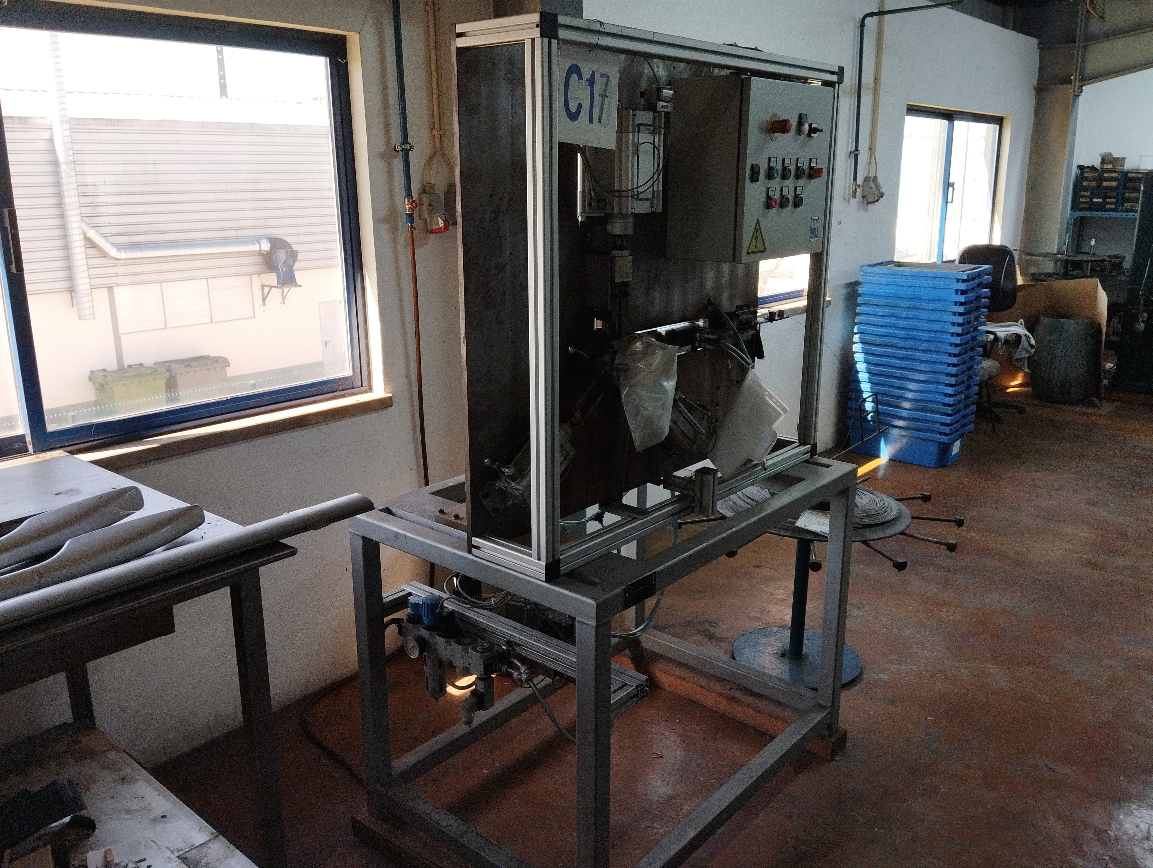 Máquina multislide pneumático