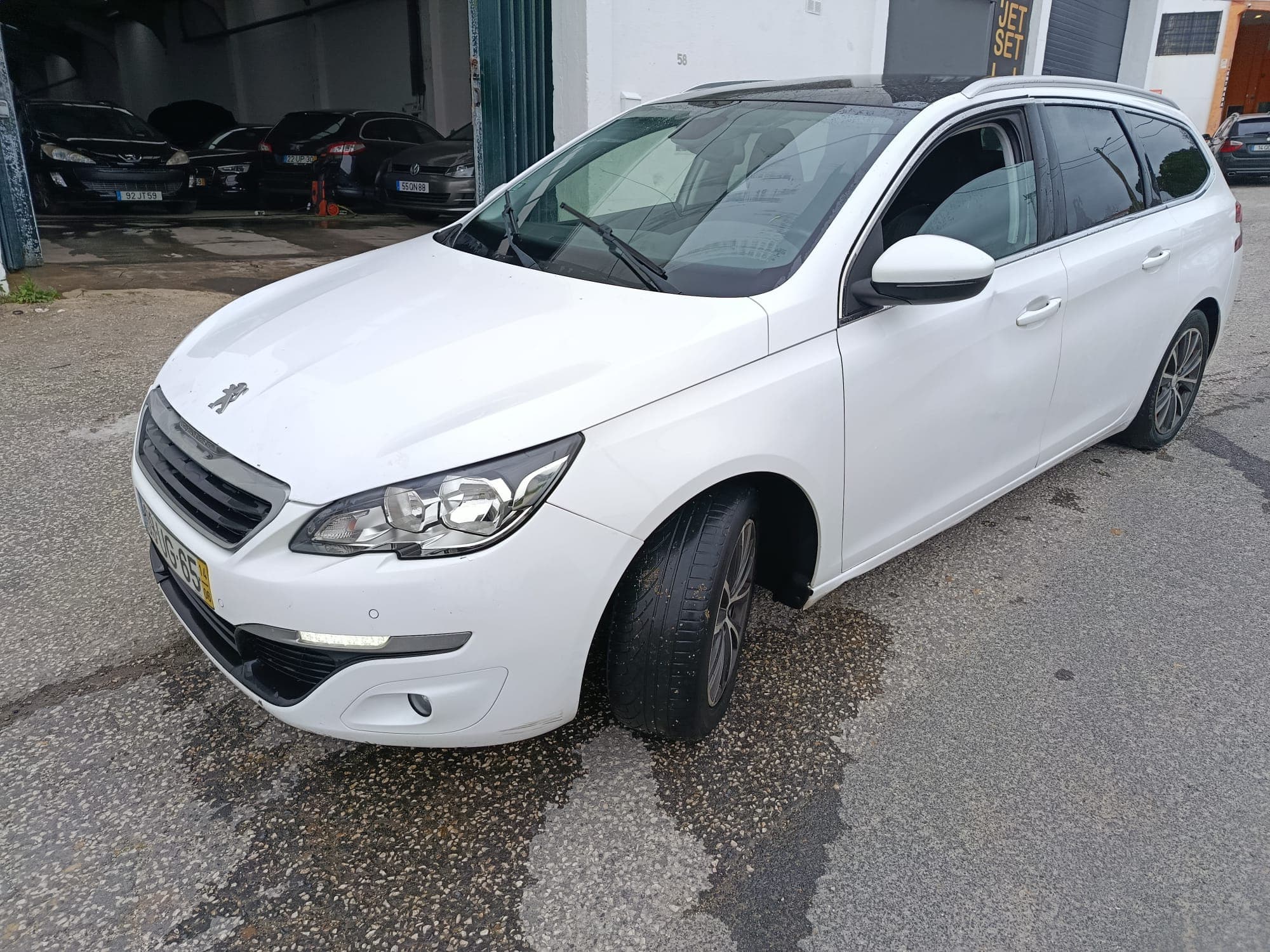 Peugeot 308 · Ano 2017