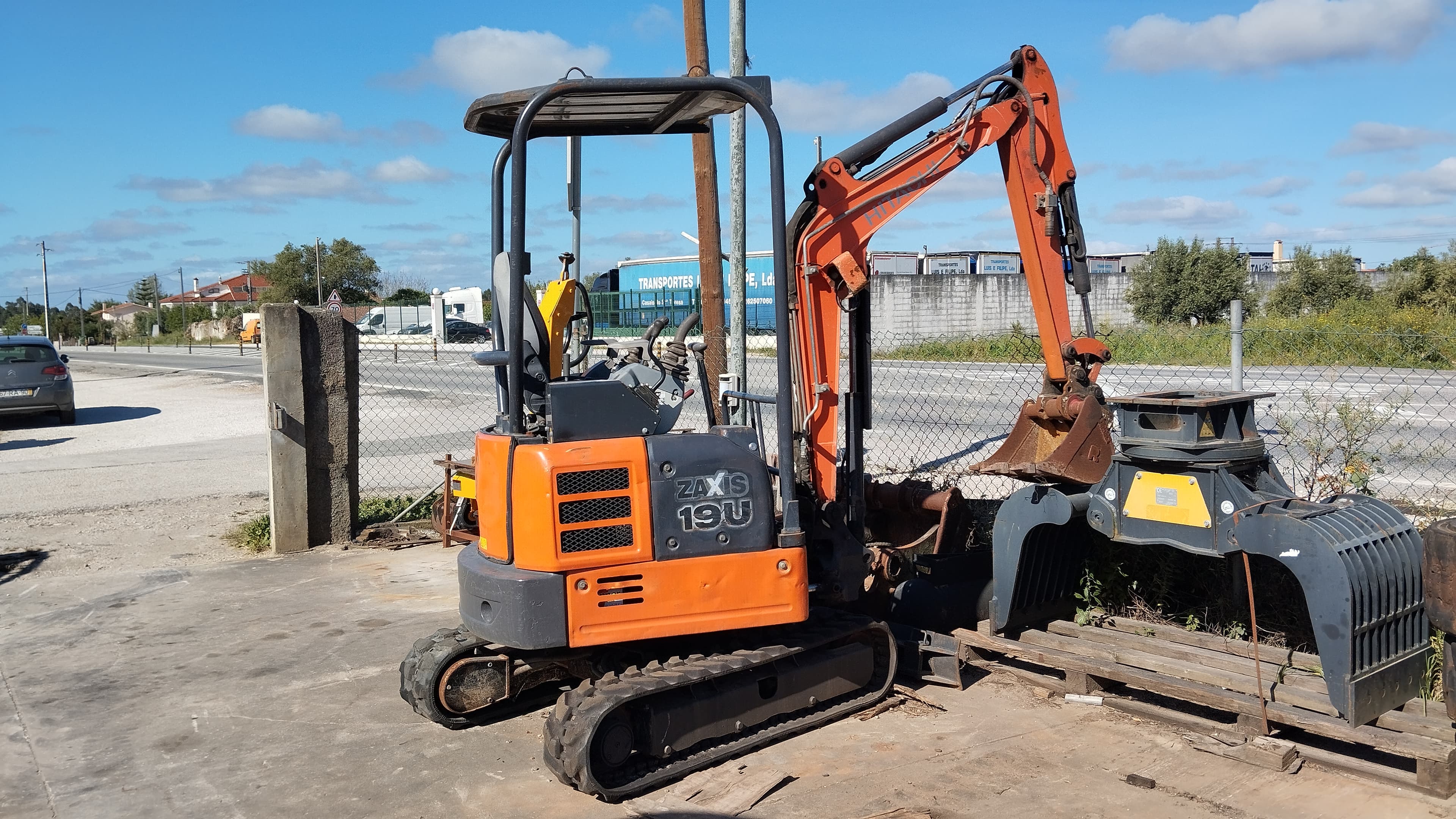 Mini giratória Hitachi Zaxis 19U