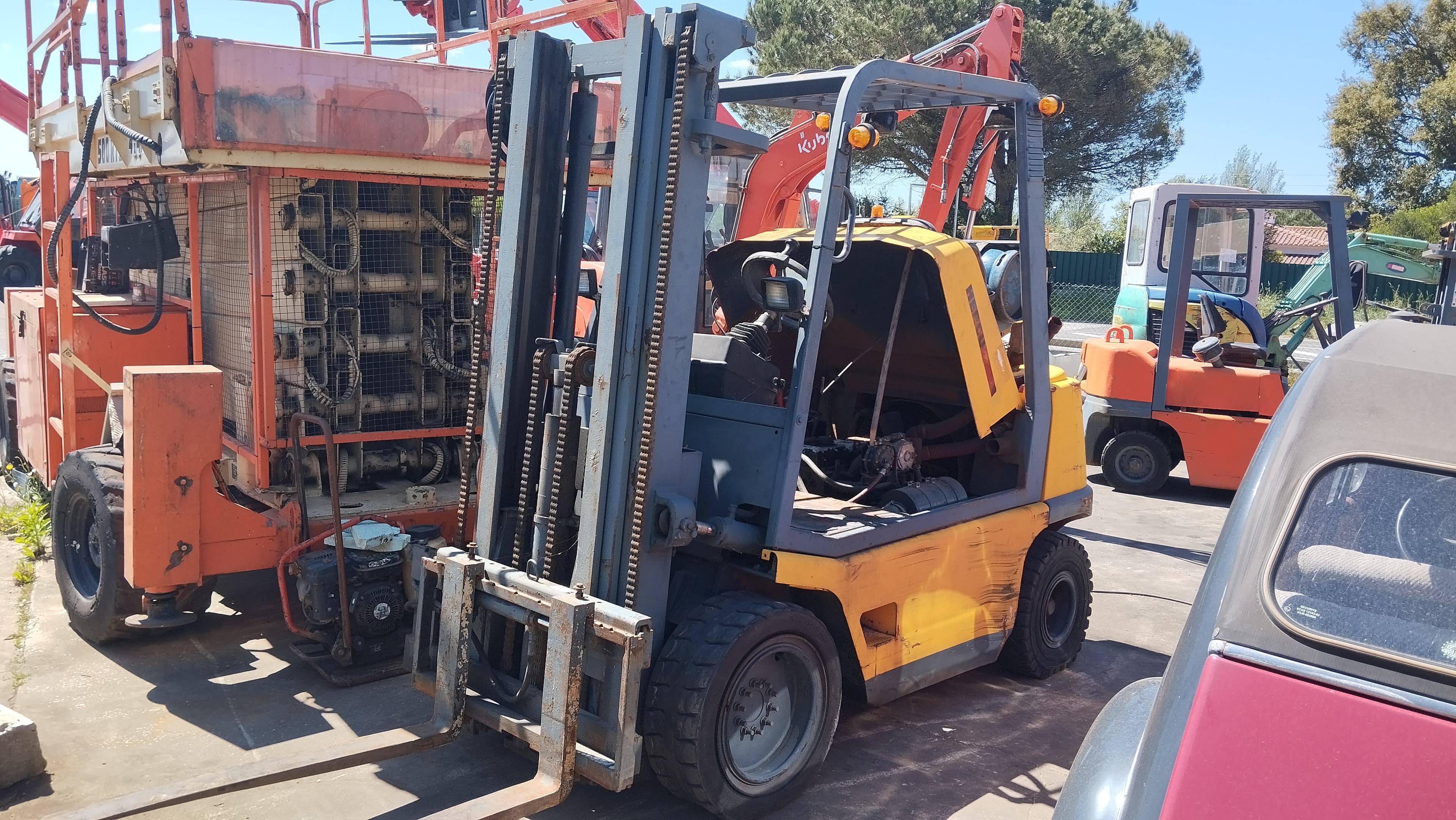 Empilhador HERCU TH25